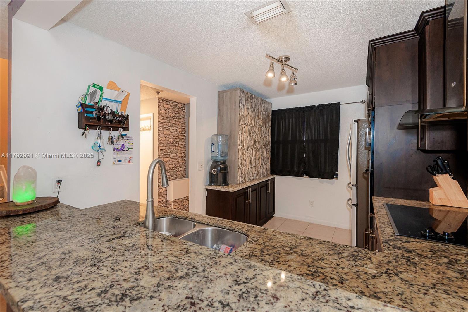 PEMBROKE LAKES SECTION EI - Residential