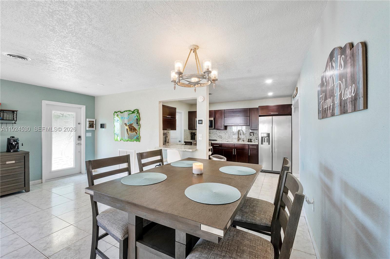 HOLLYWOOD HILLS - Residential