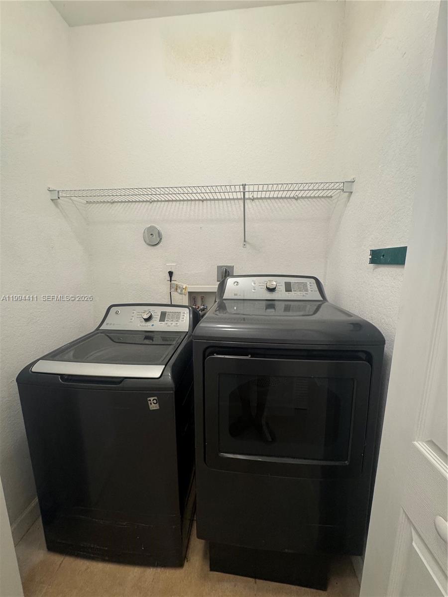 LAKES BY THE BAY GEE - Residential