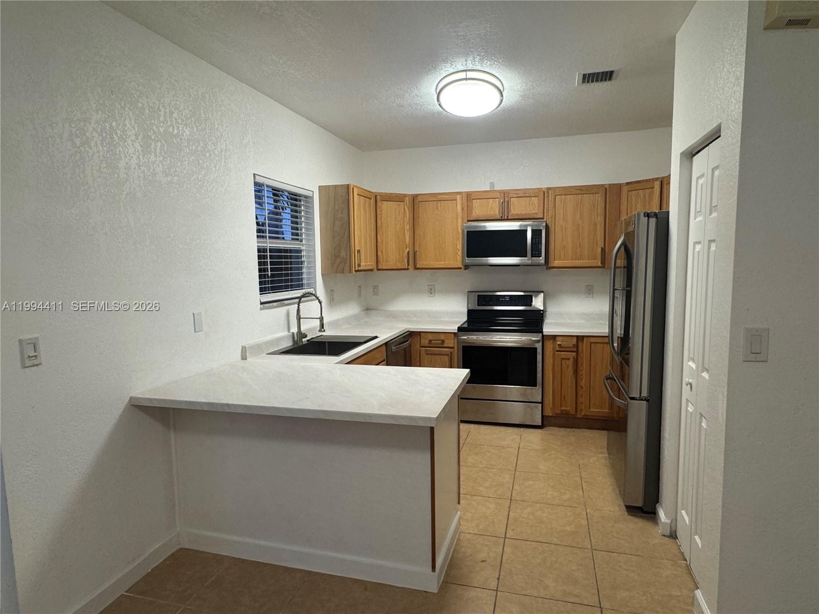 LAKES BY THE BAY GEE - Residential