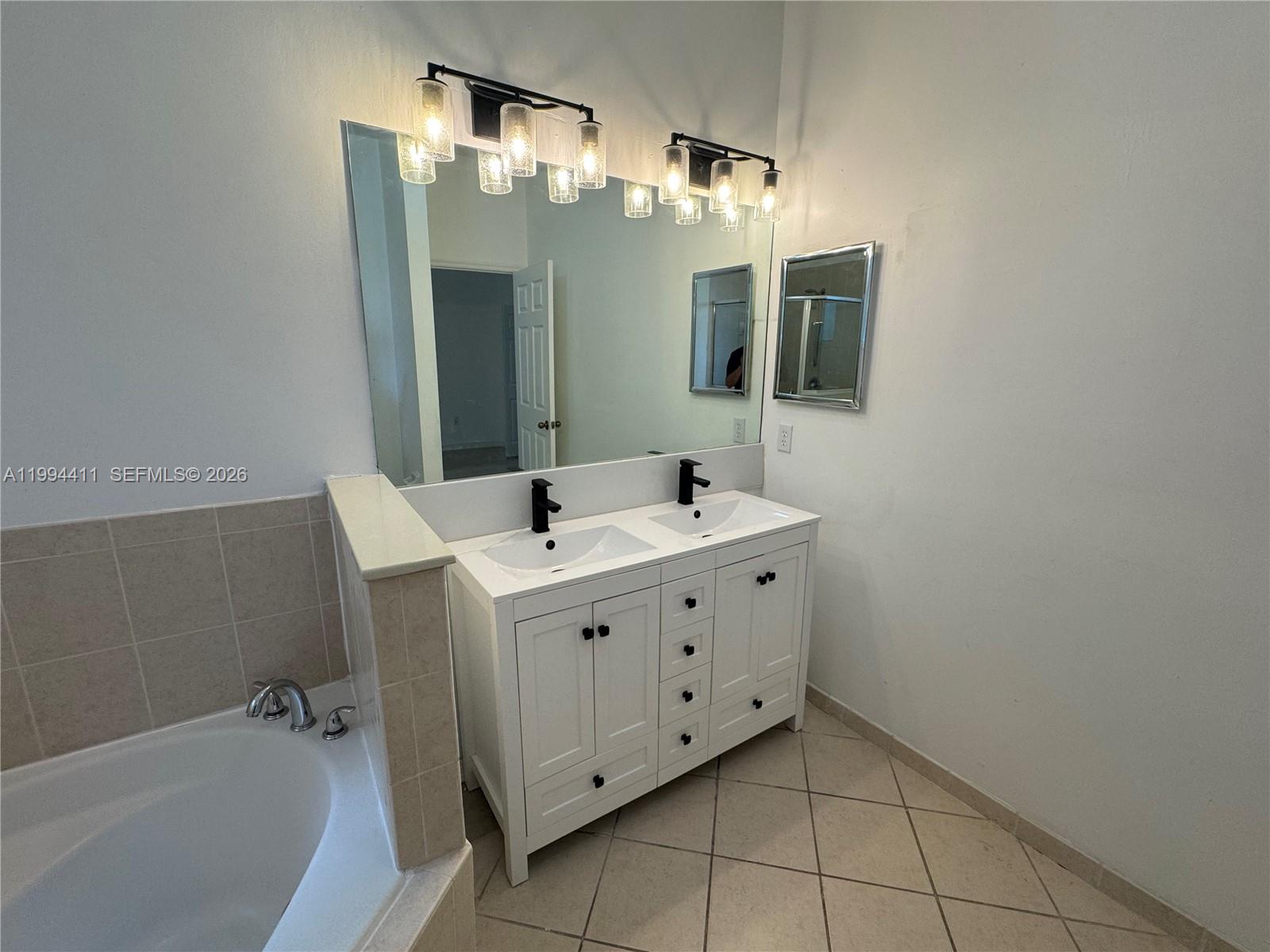 LAKES BY THE BAY GEE - Residential