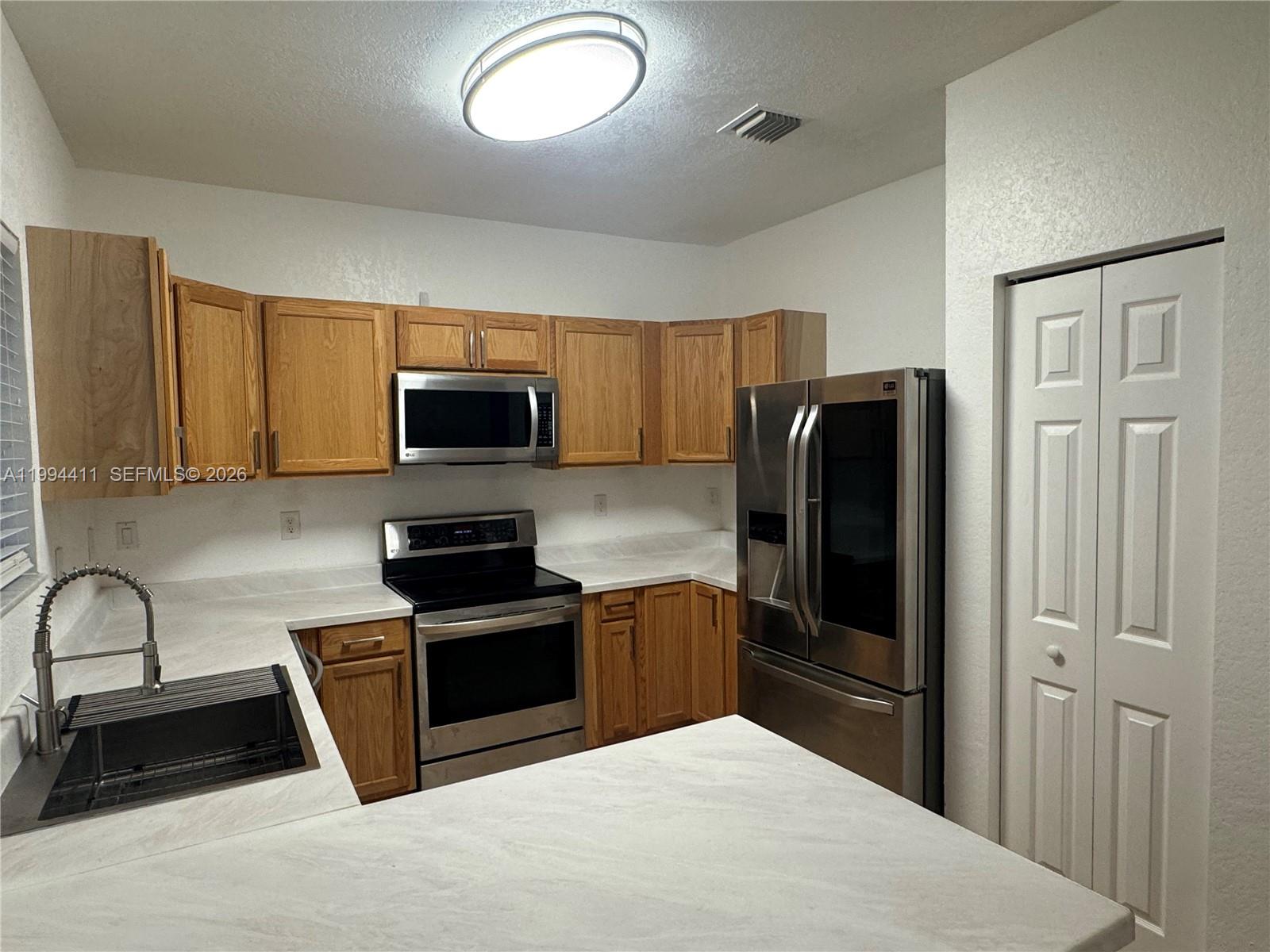 LAKES BY THE BAY GEE - Residential