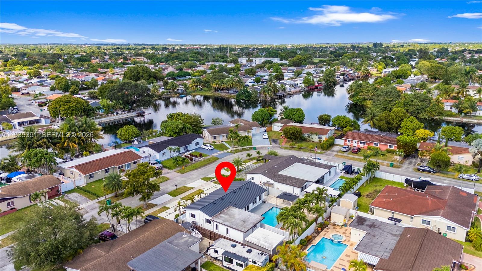 ROYALE GREEN SEC 3 - Residential