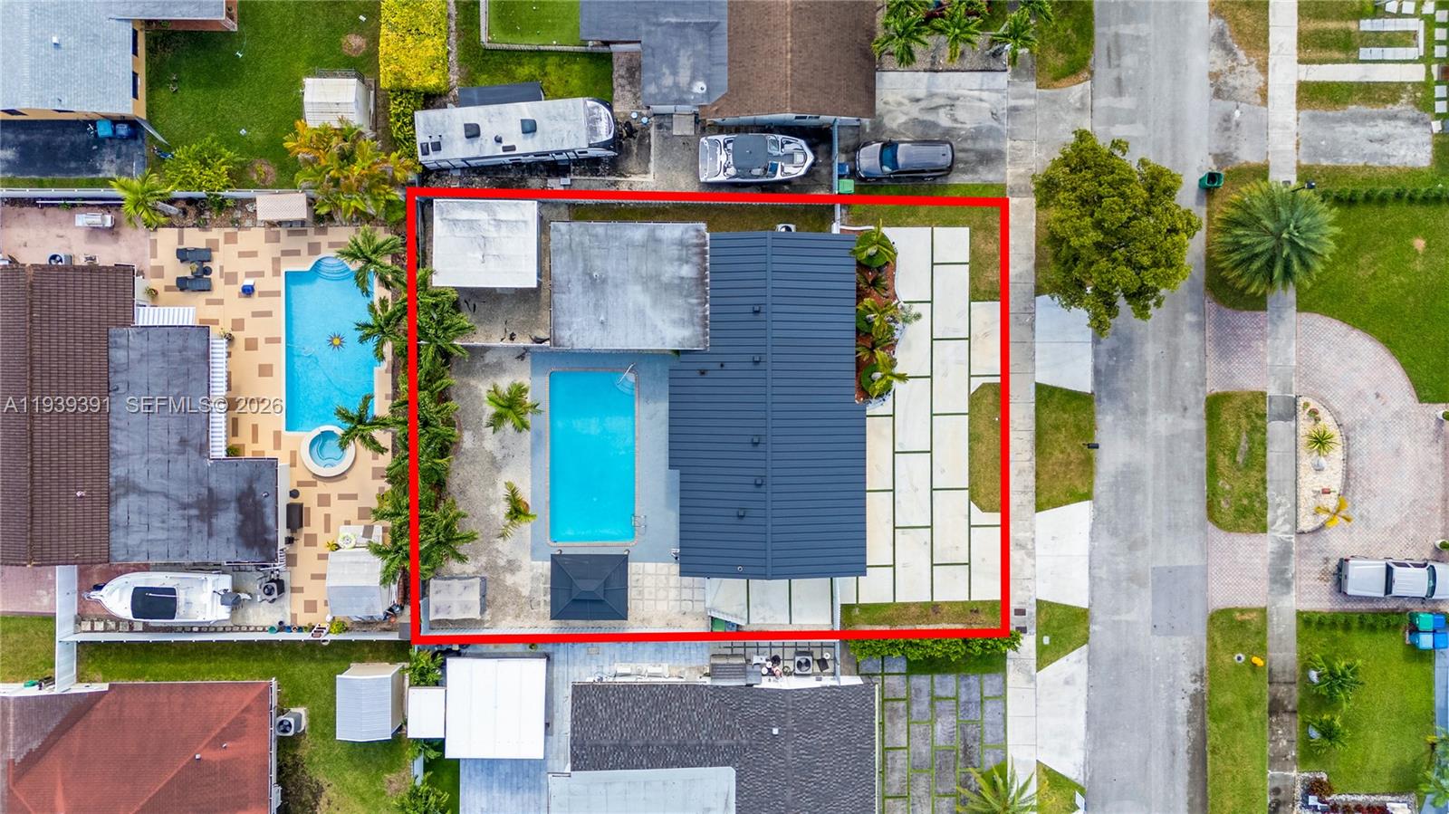 ROYALE GREEN SEC 3 - Residential