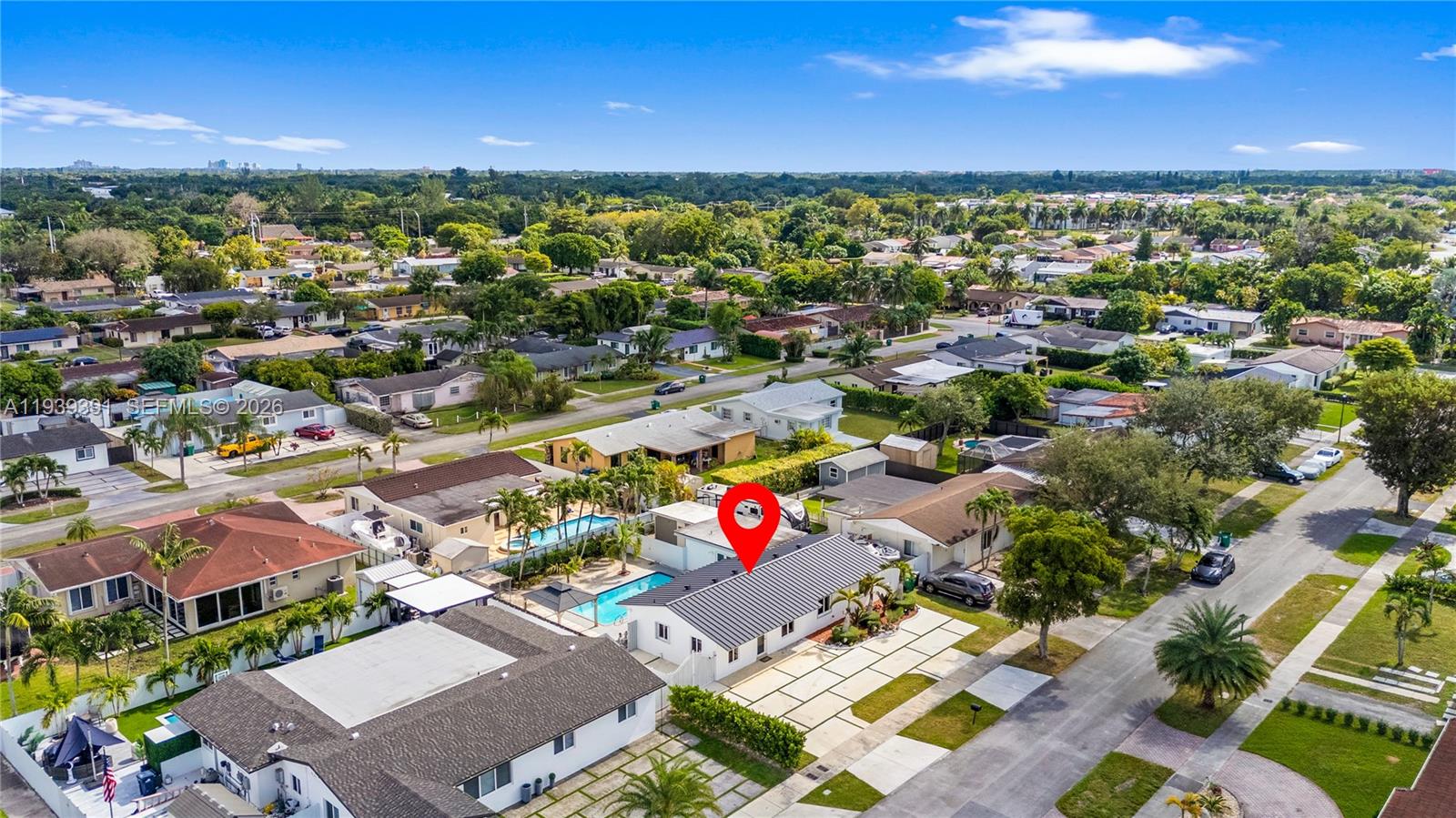 ROYALE GREEN SEC 3 - Residential