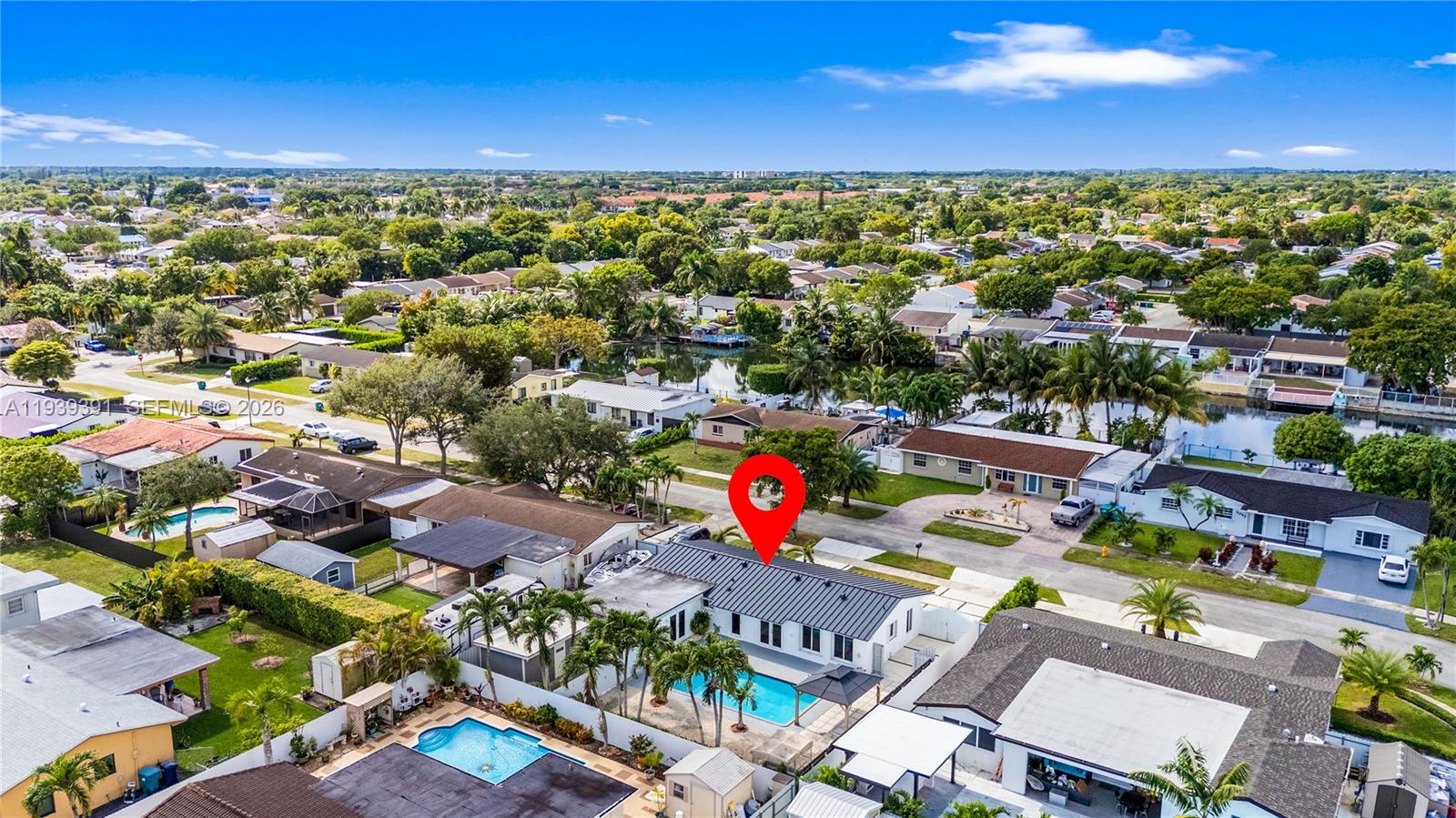 ROYALE GREEN SEC 3 - Residential