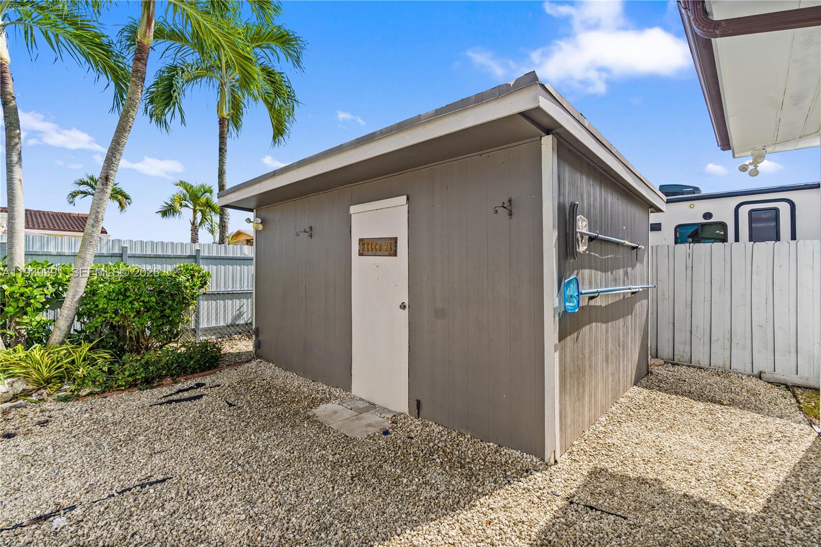 ROYALE GREEN SEC 3 - Residential