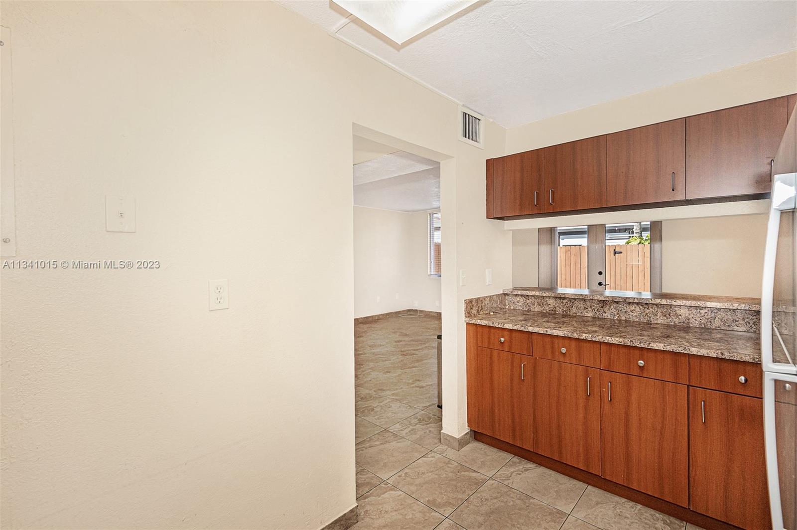 Photo 10 of 21 of 3860 W 8th Way 43 townhome