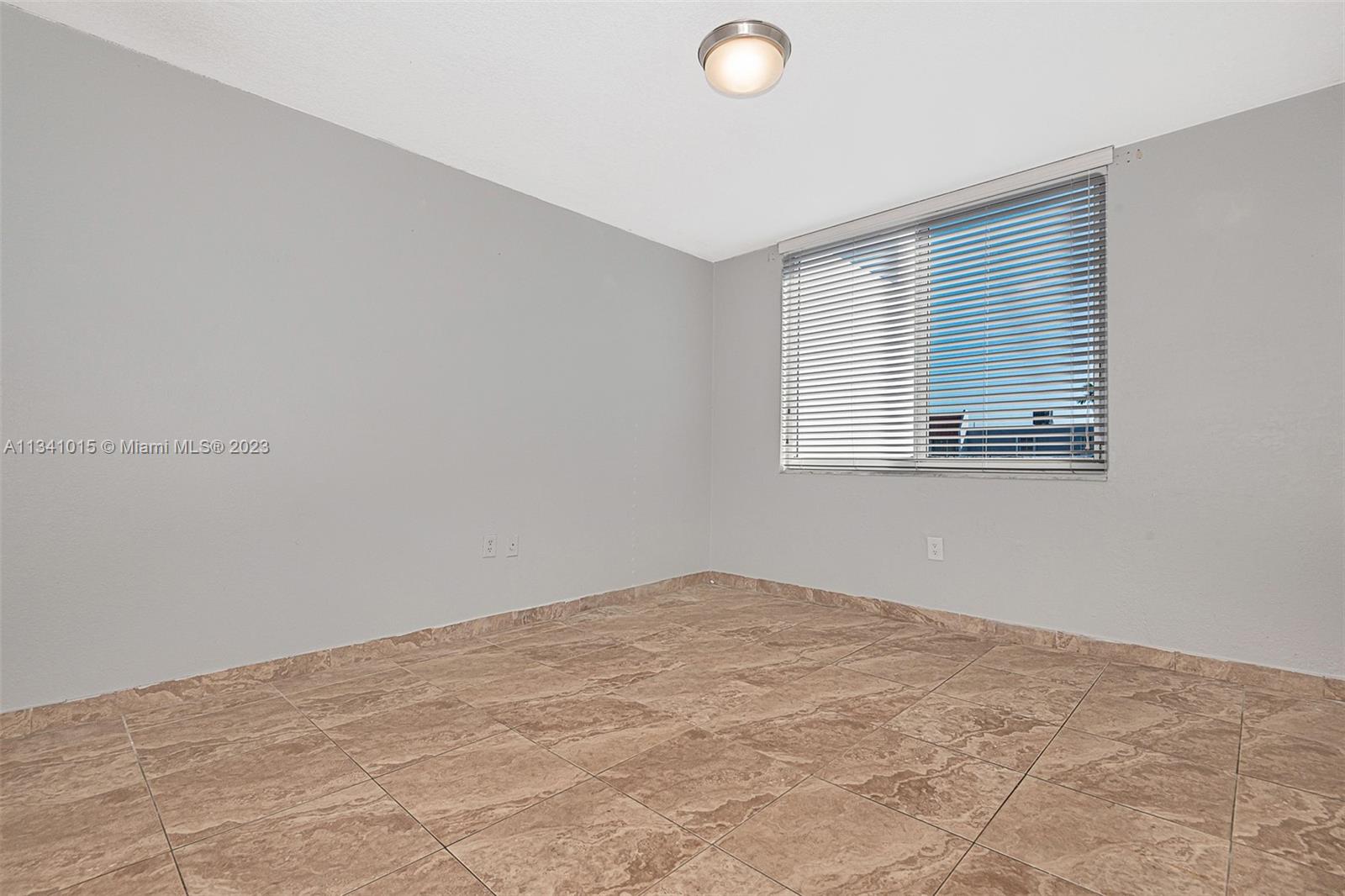 Photo 12 of 21 of 3860 W 8th Way 43 townhome