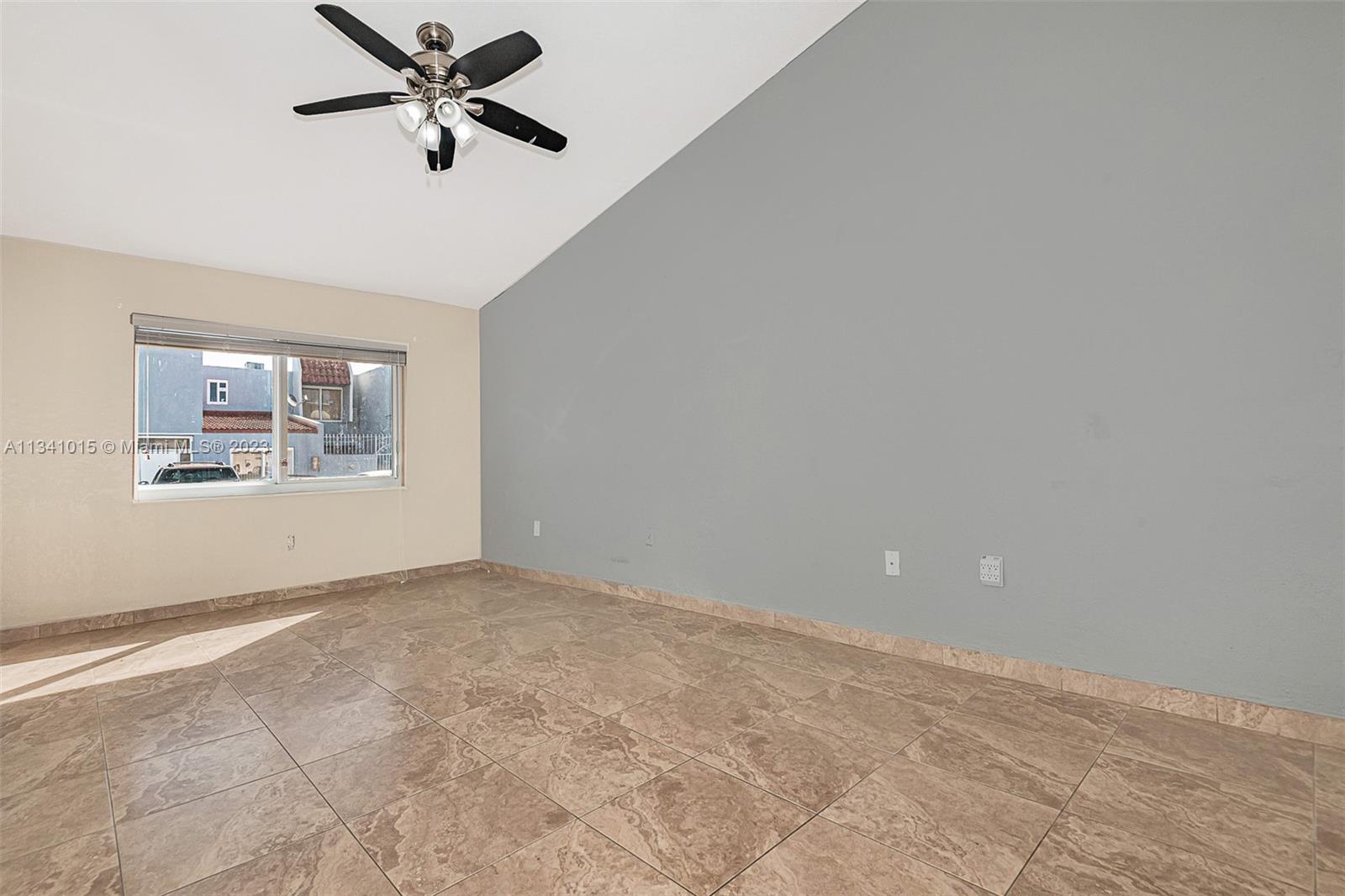 Photo 5 of 21 of 3860 W 8th Way 43 townhome