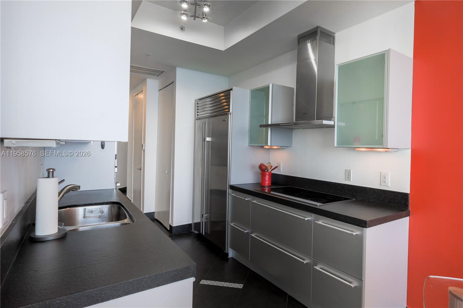 TRUMP ROYALE CONDO - Residential Lease