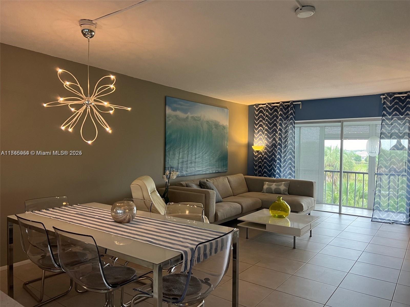 HILLCREST COUNTRY CLUB AP - Residential