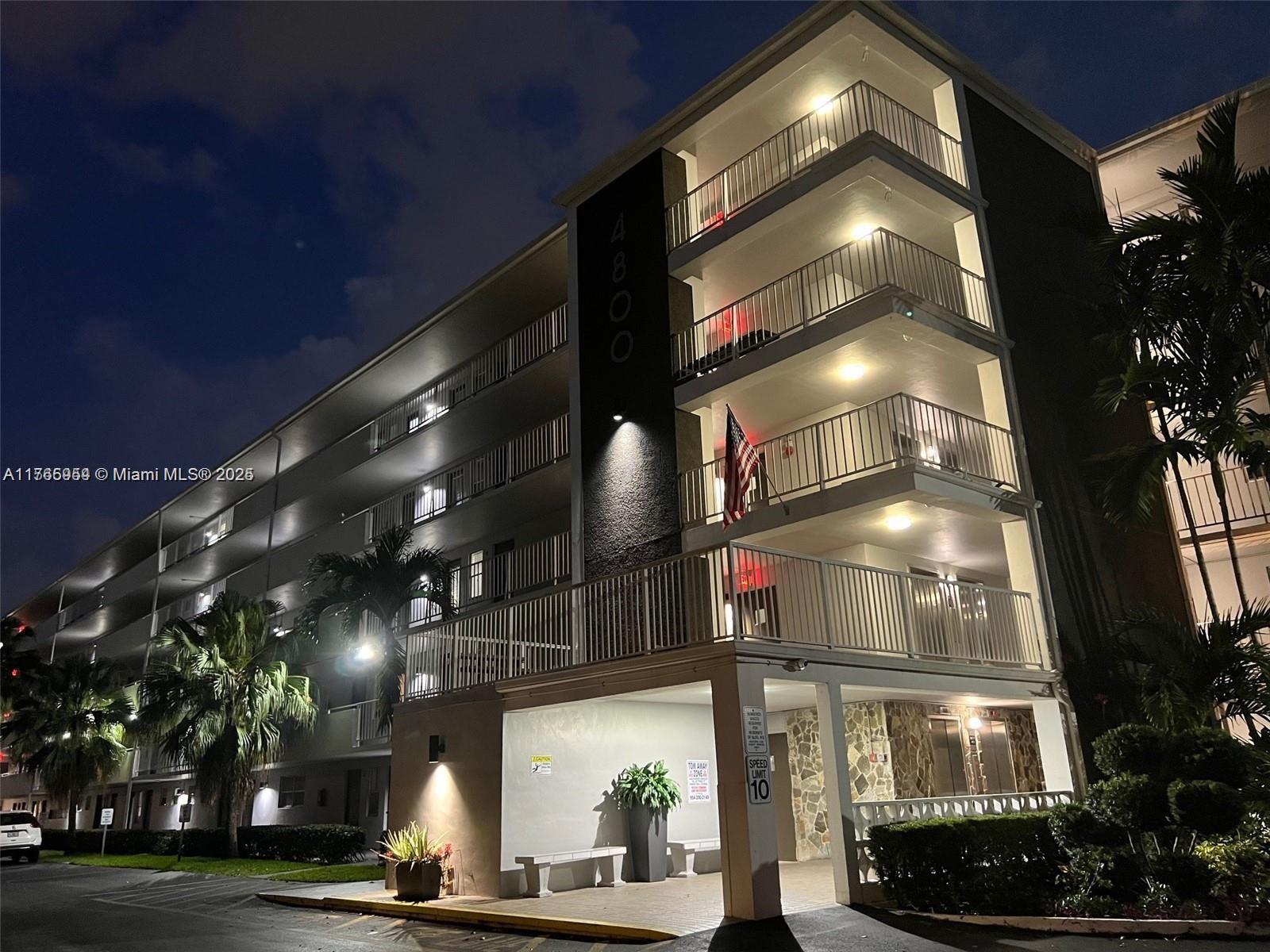 HILLCREST COUNTRY CLUB AP - Residential