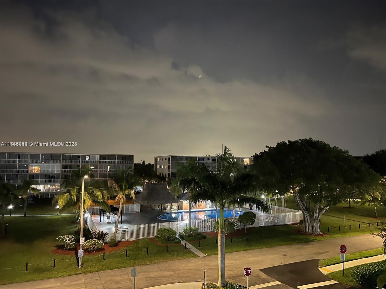 HILLCREST COUNTRY CLUB AP - Residential