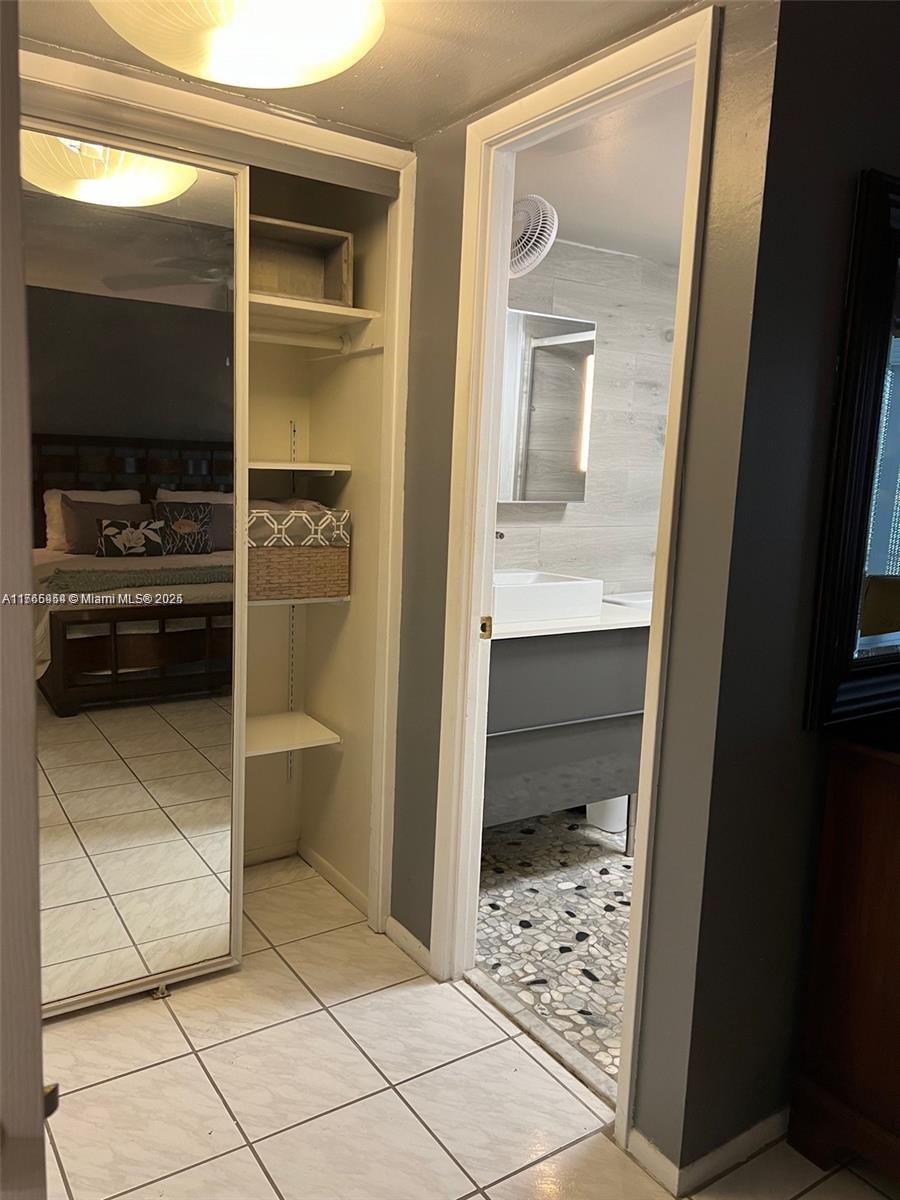 HILLCREST COUNTRY CLUB AP - Residential