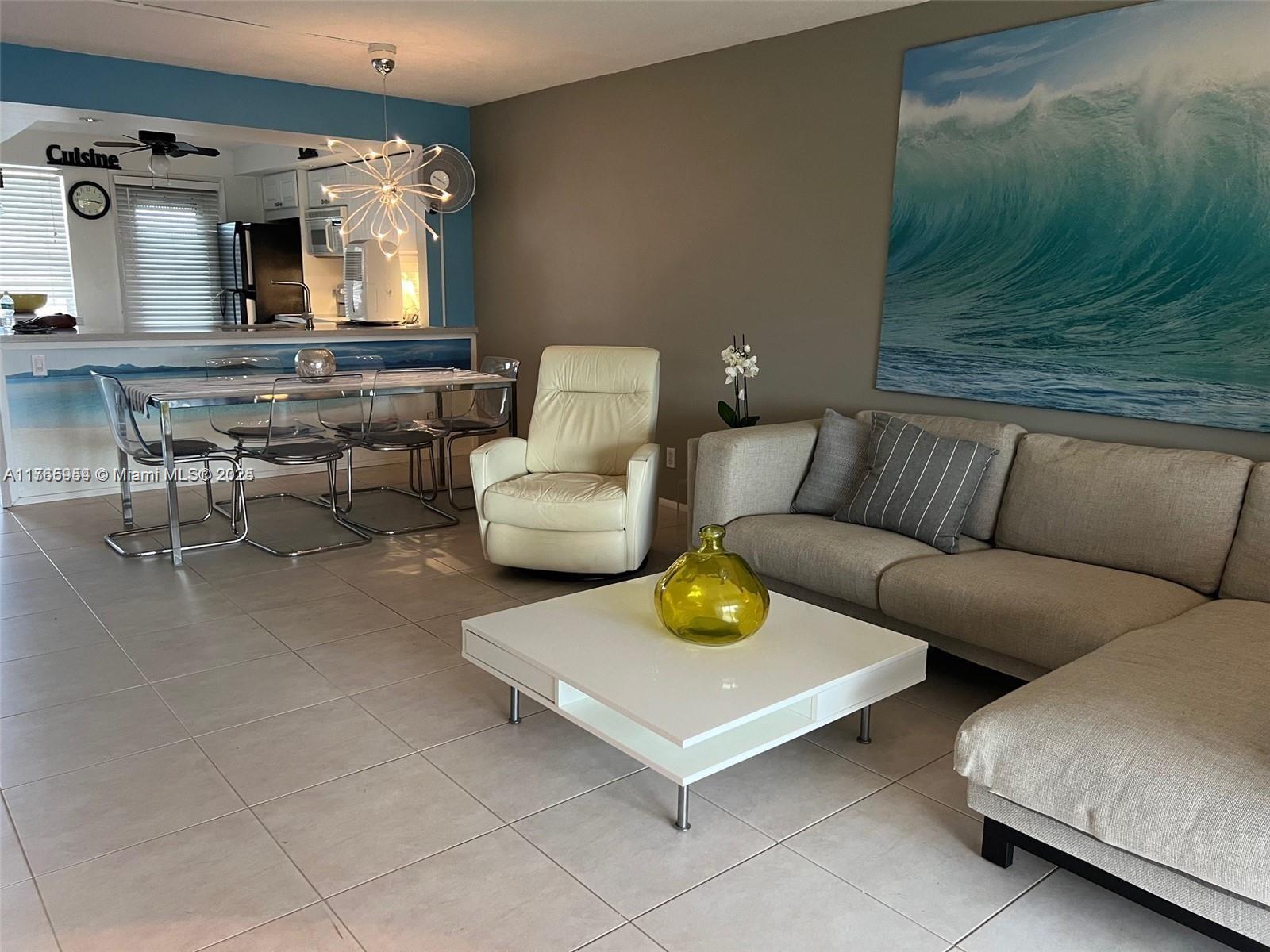 HILLCREST COUNTRY CLUB AP - Residential