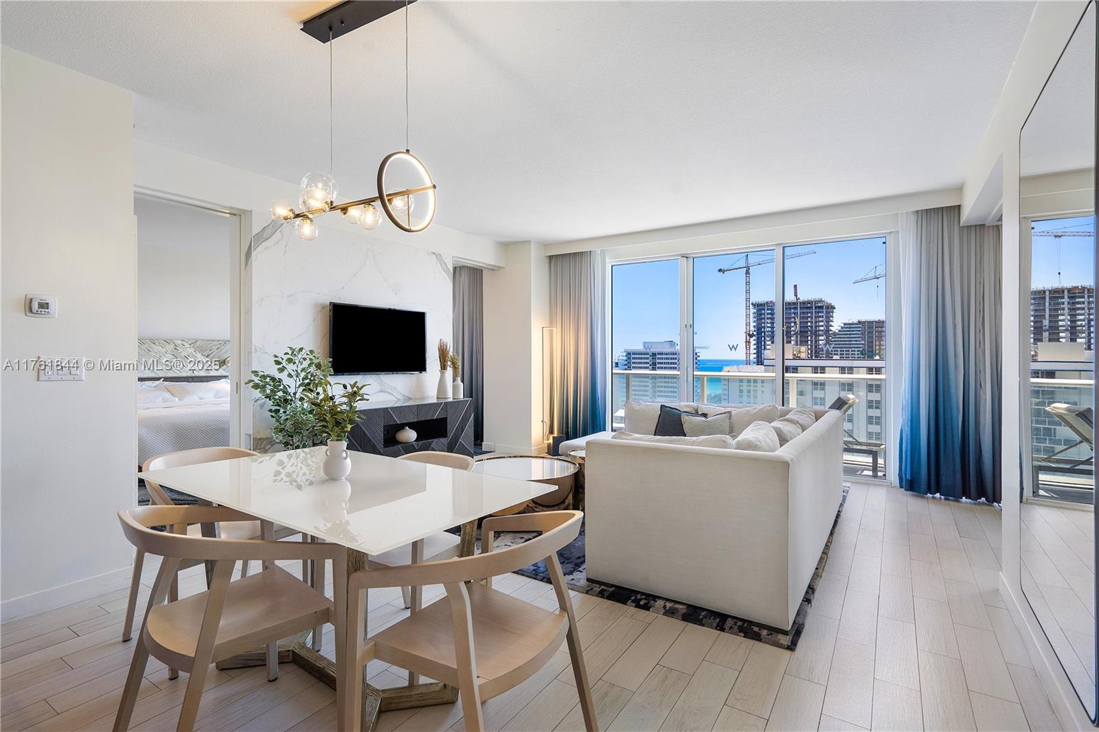 FORT LAUDERDALE RESIDENCE - Residential Lease