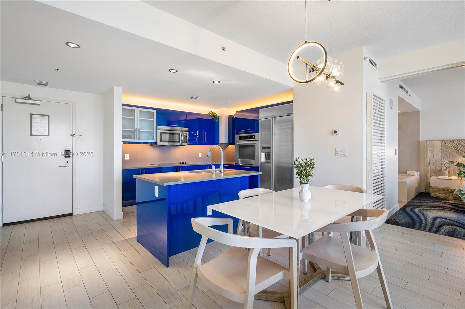 FORT LAUDERDALE RESIDENCE - Residential Lease