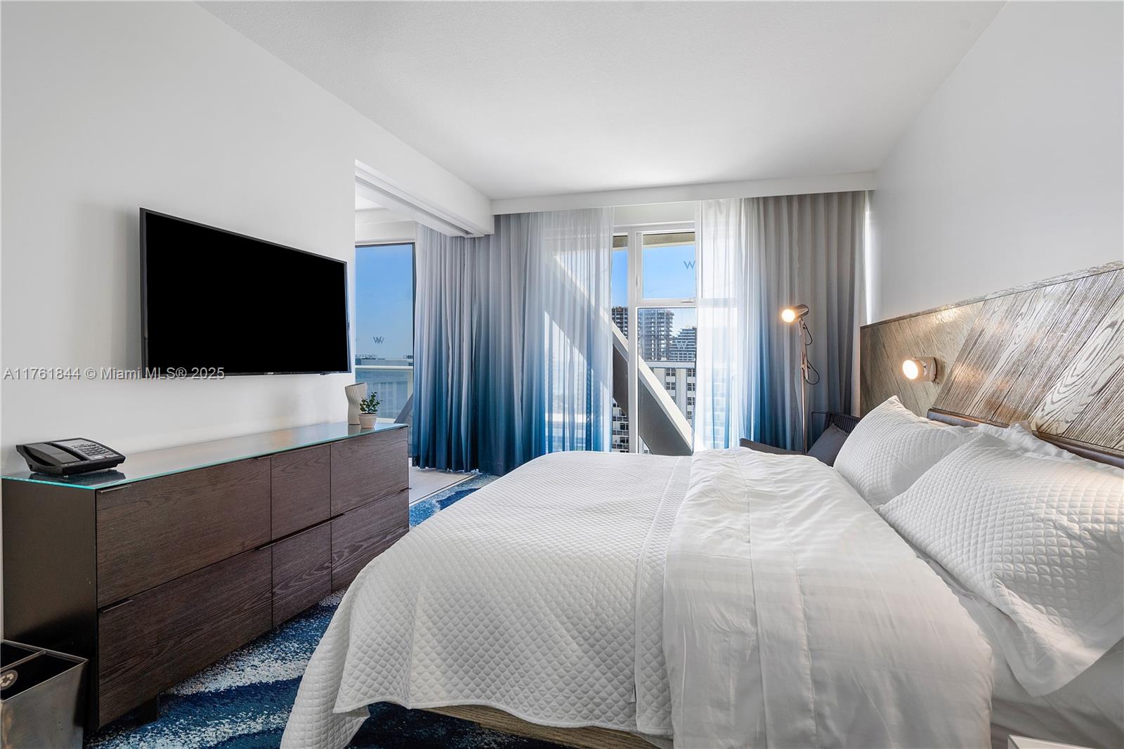 FORT LAUDERDALE RESIDENCE - Residential Lease