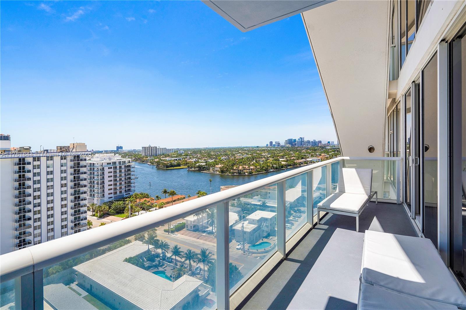 FORT LAUDERDALE RESIDENCE - Residential Lease