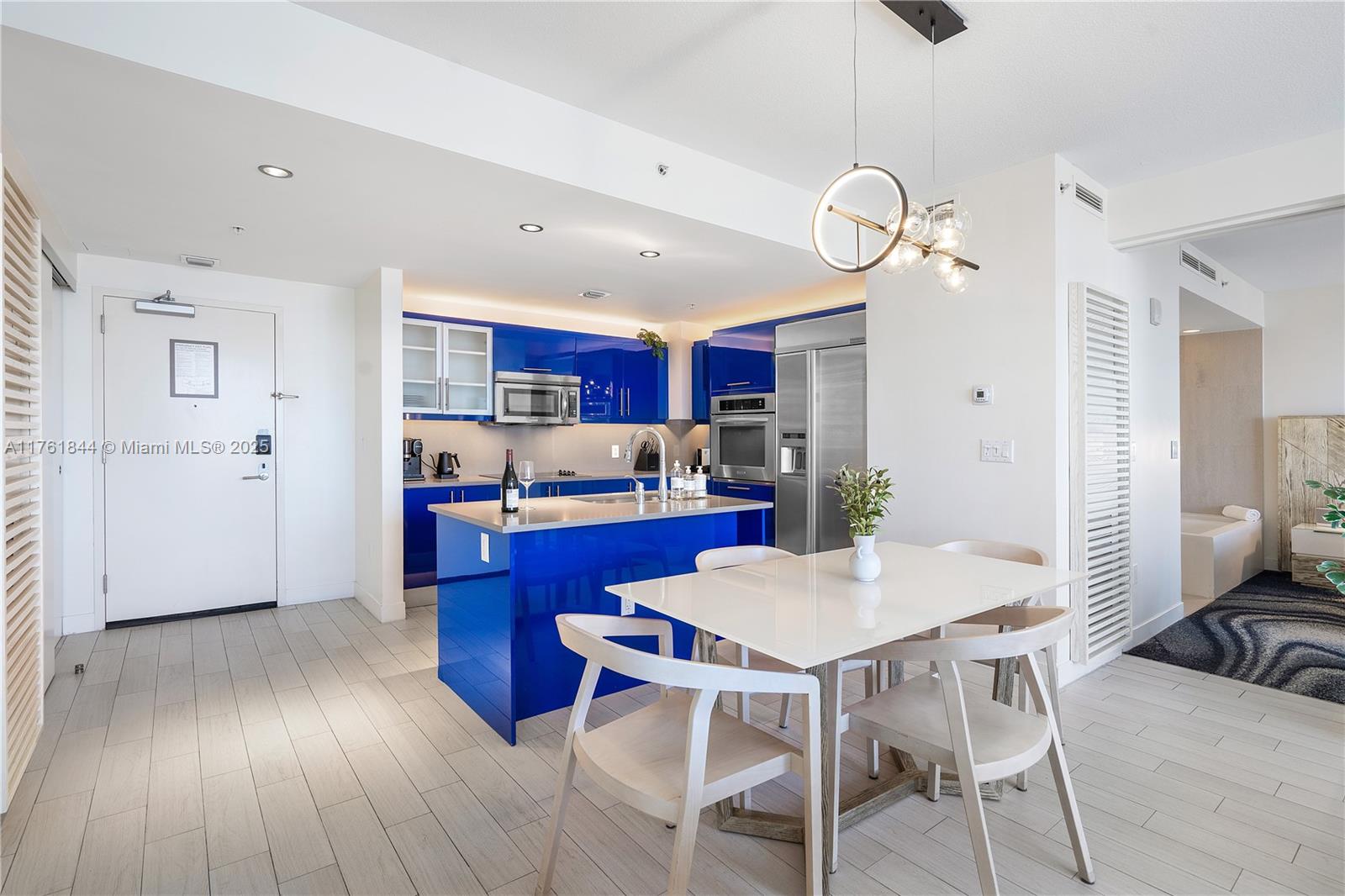 FORT LAUDERDALE RESIDENCE - Residential Lease