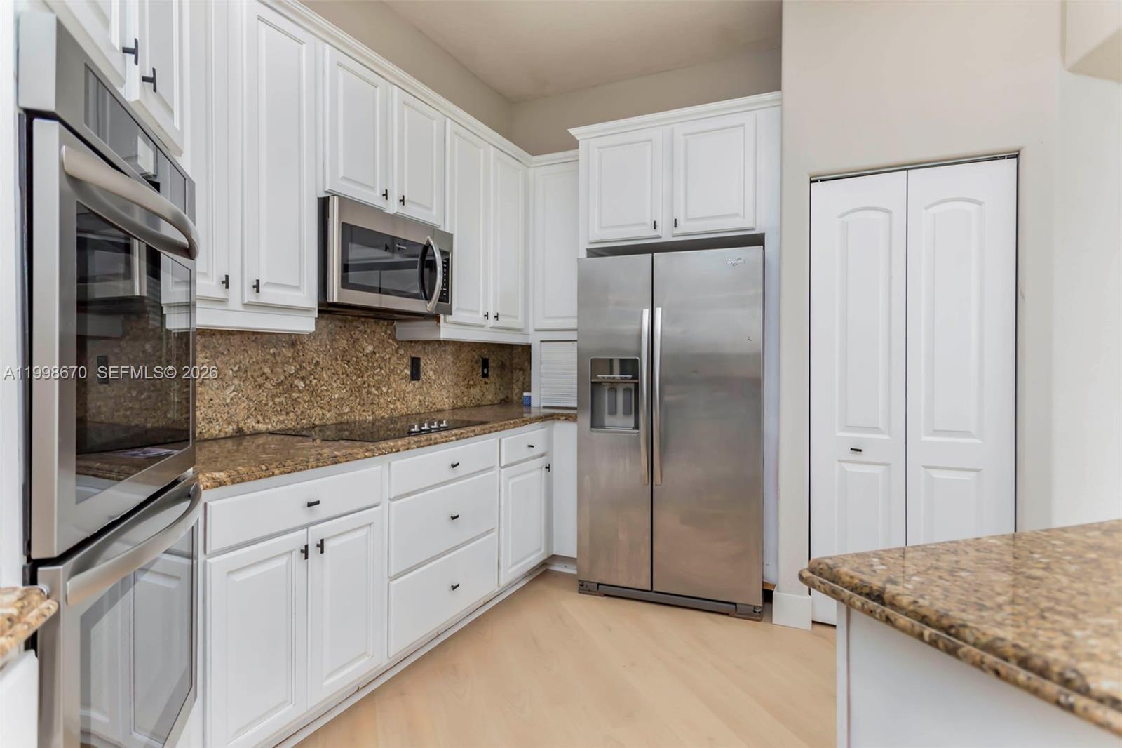 SUNSET LAKES PLAT TWO - Residential
