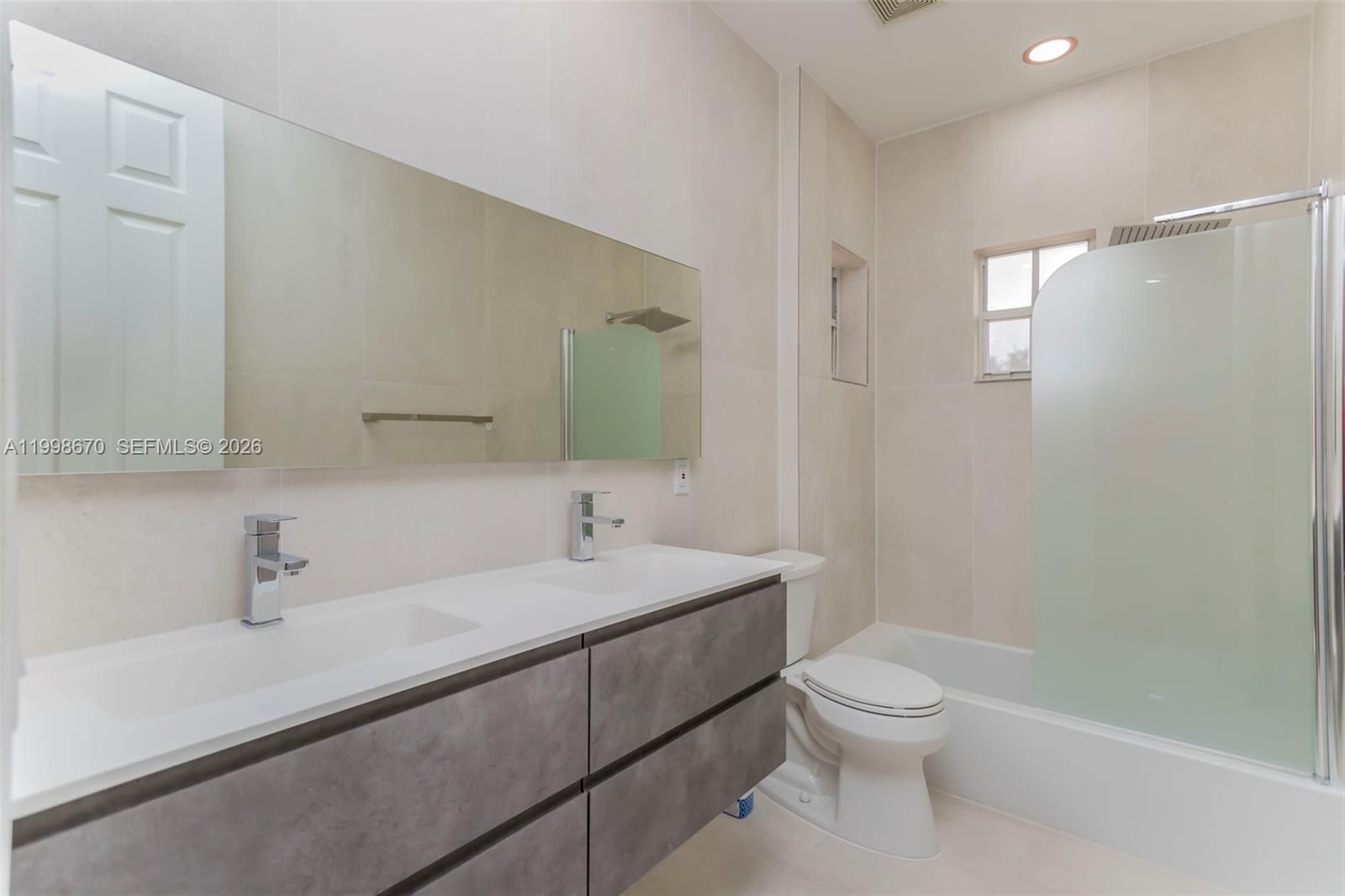 SUNSET LAKES PLAT TWO - Residential
