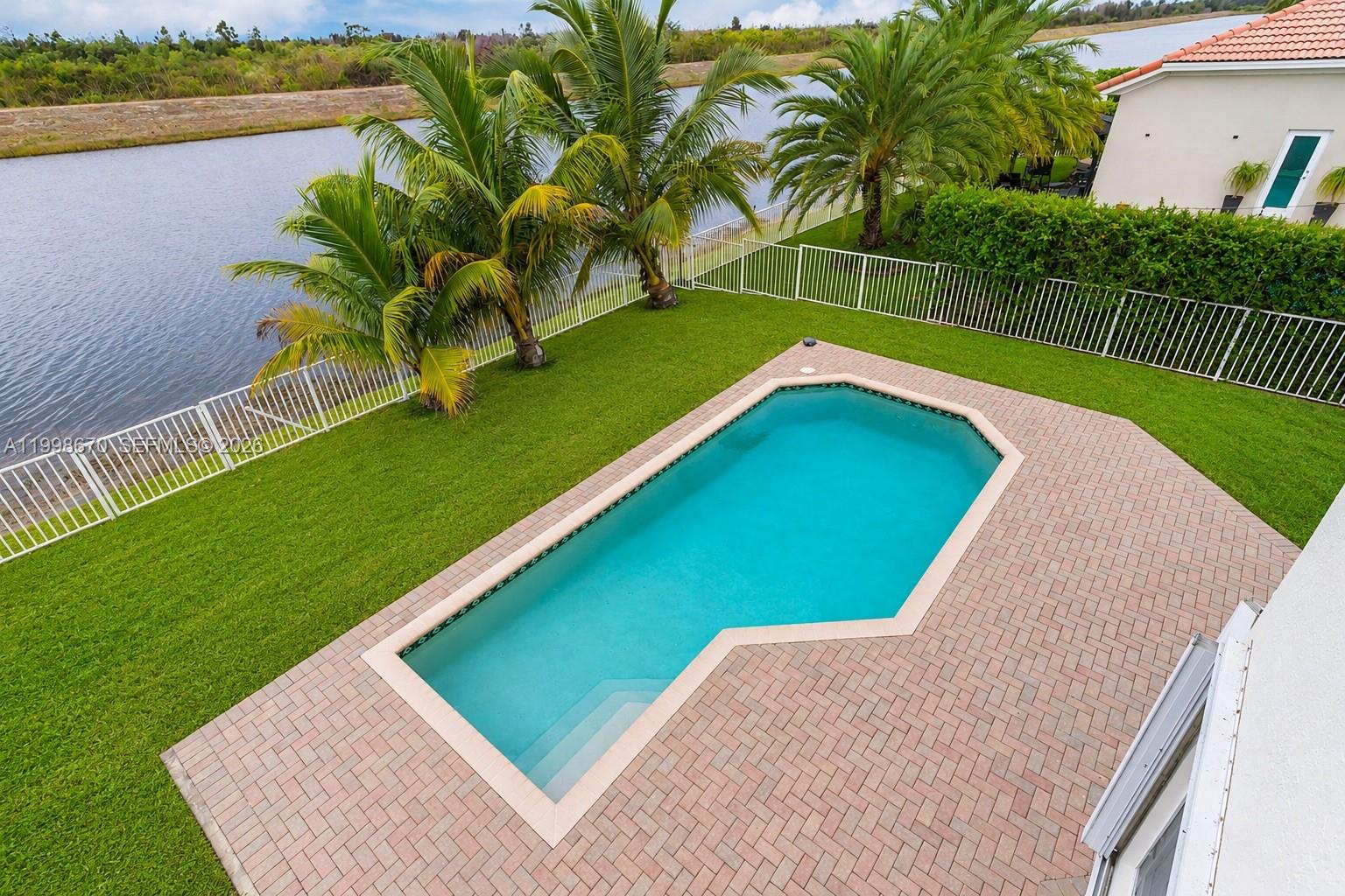 SUNSET LAKES PLAT TWO - Residential