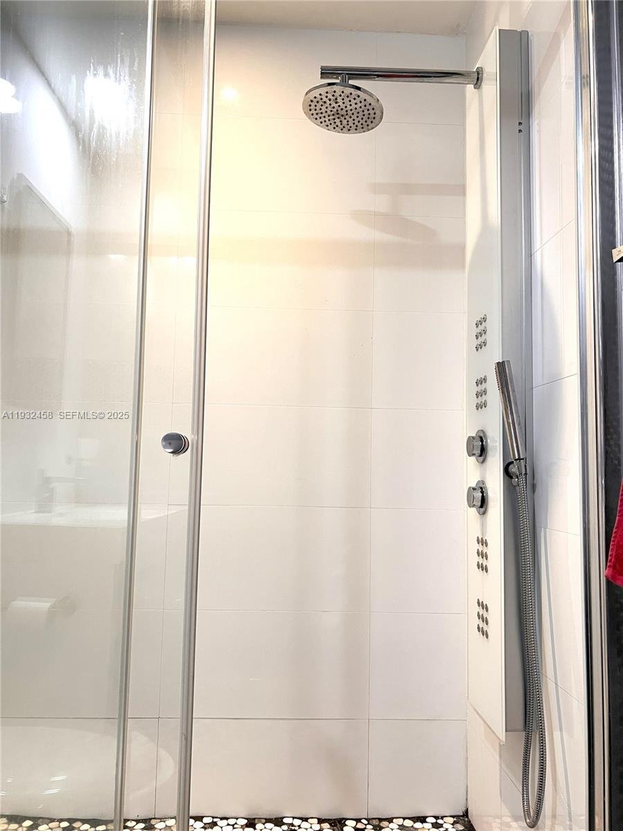 SAVANNAH AT DORAL - Residential Lease