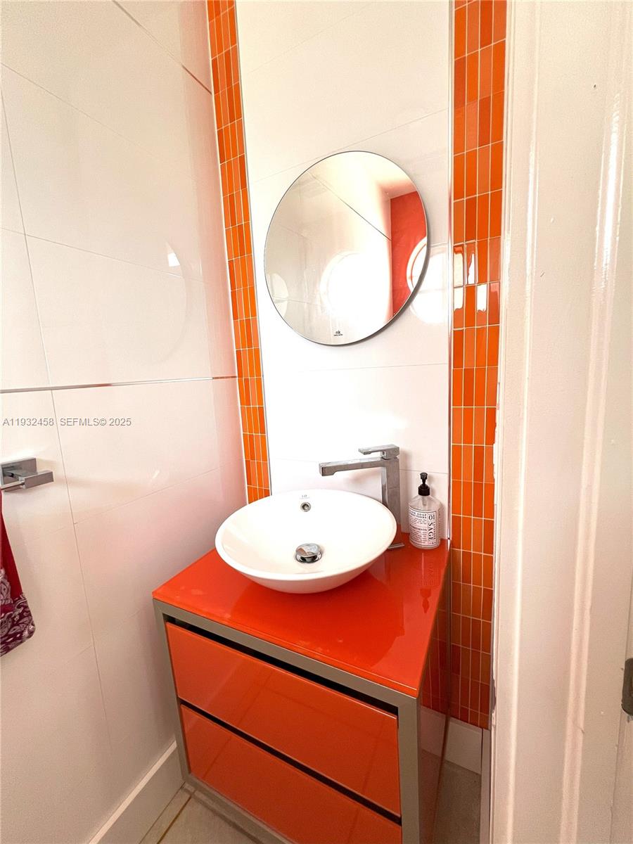 SAVANNAH AT DORAL - Residential Lease