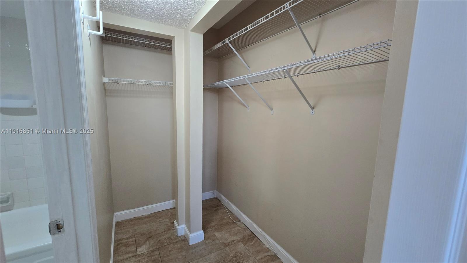 POINCIANA 11 PINE ISLAND - Residential