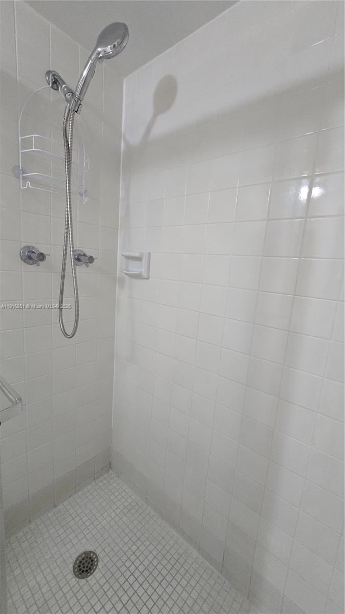 POINCIANA 11 PINE ISLAND - Residential