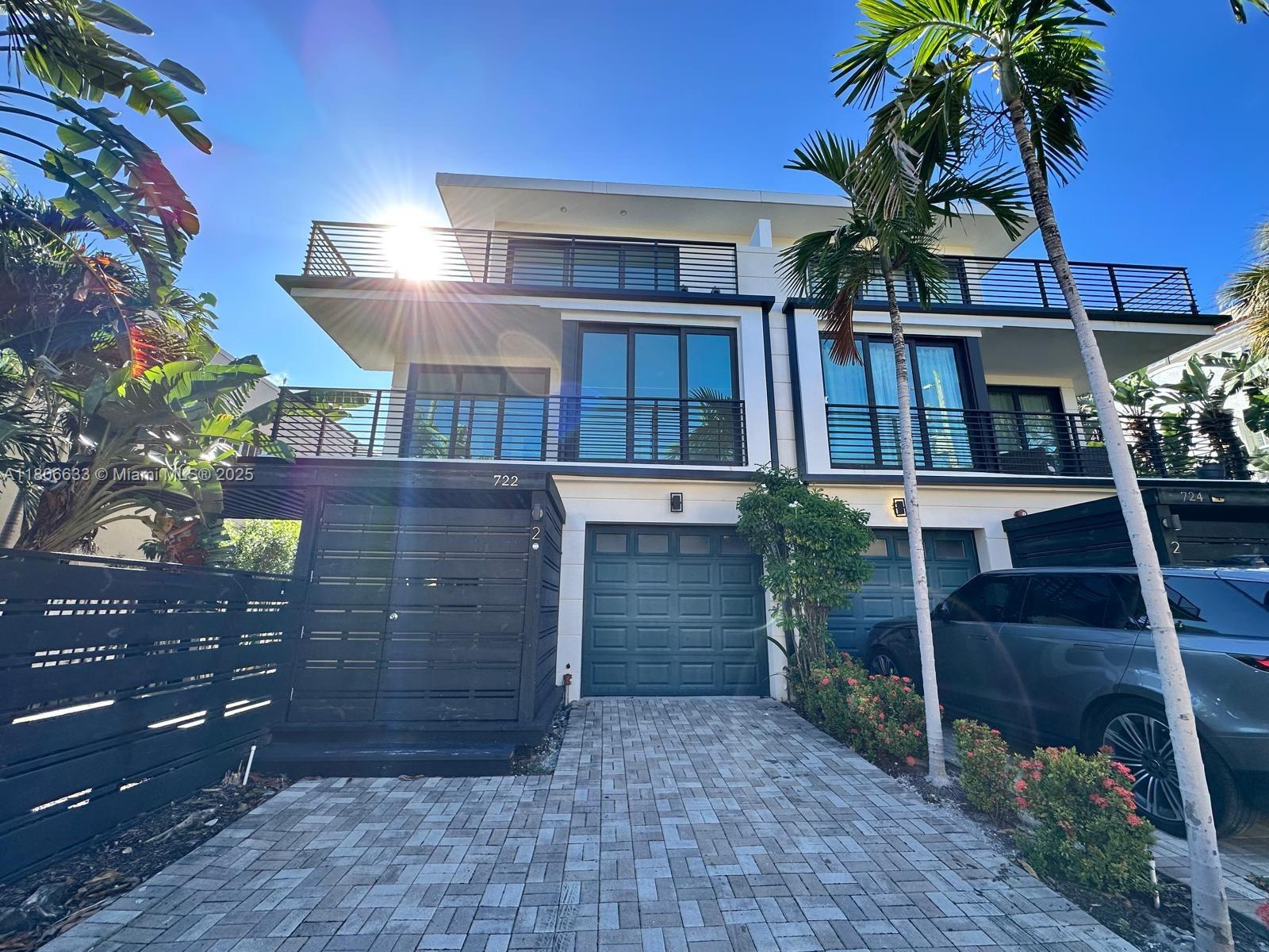 Rental Property at 722 Ne 15th Ave 2, Fort Lauderdale, Broward County, Florida - Bedrooms: 4 
Bathrooms: 4  - $5,490 MO.