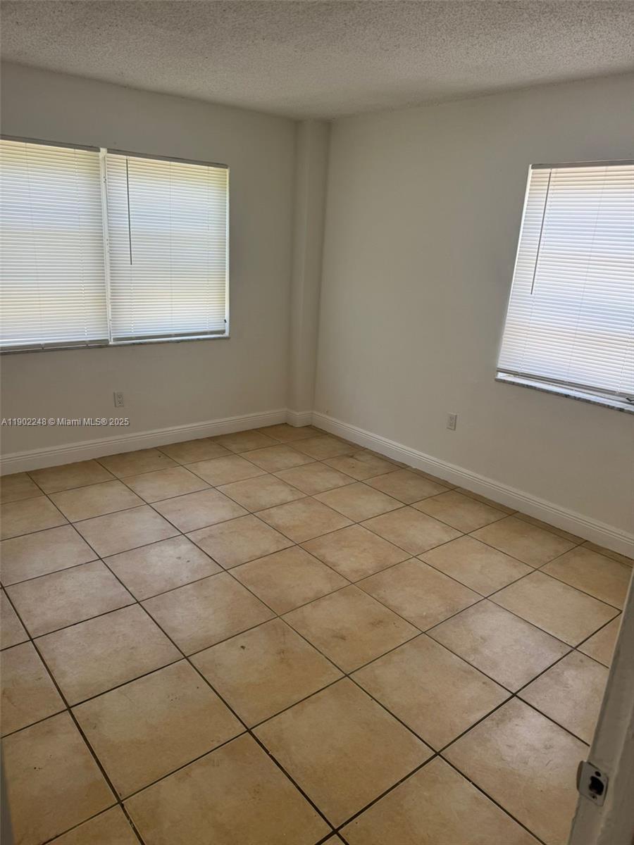 THE PALMS 51 CONDO - Residential Lease