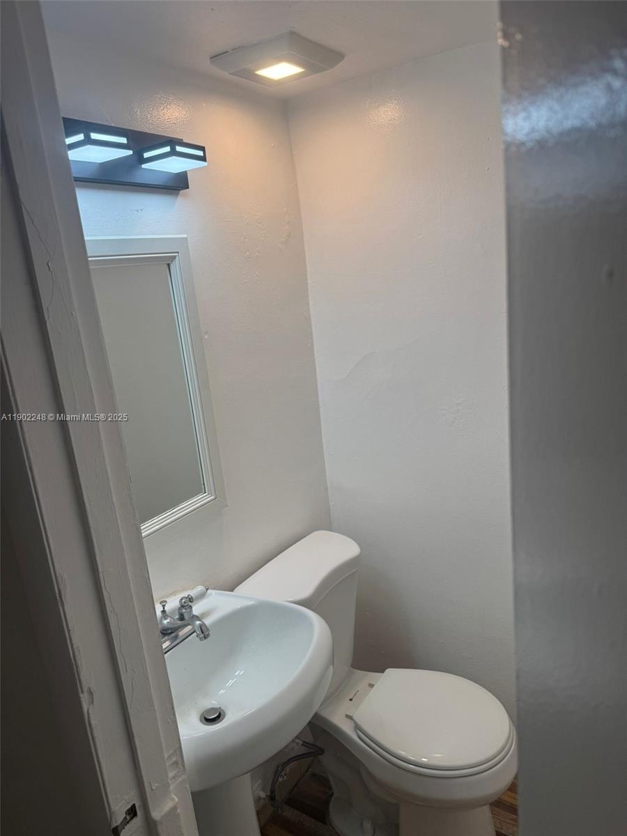 THE PALMS 51 CONDO - Residential Lease