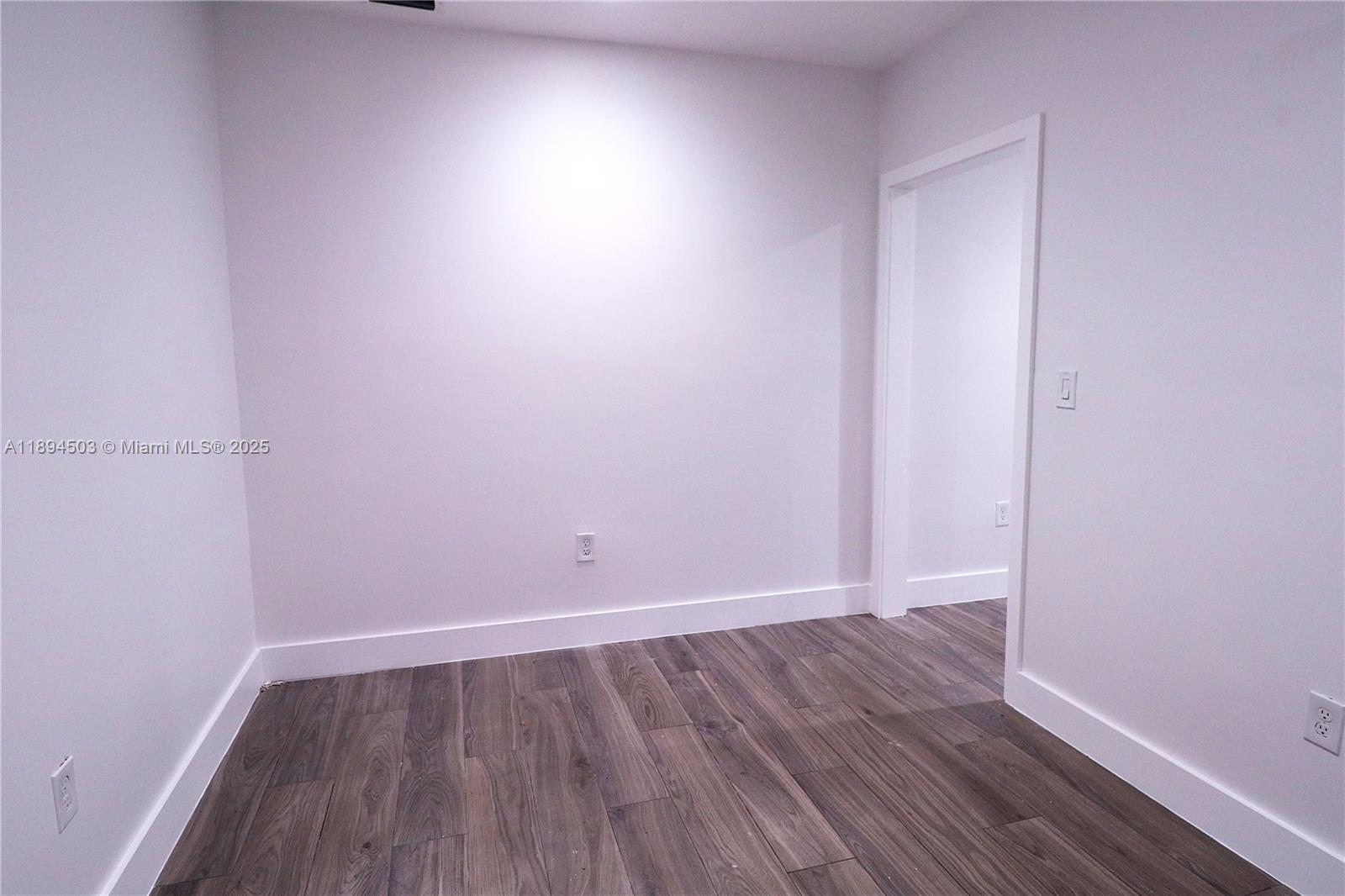 KENDALE LAKES SEC EIGHT - Residential Lease