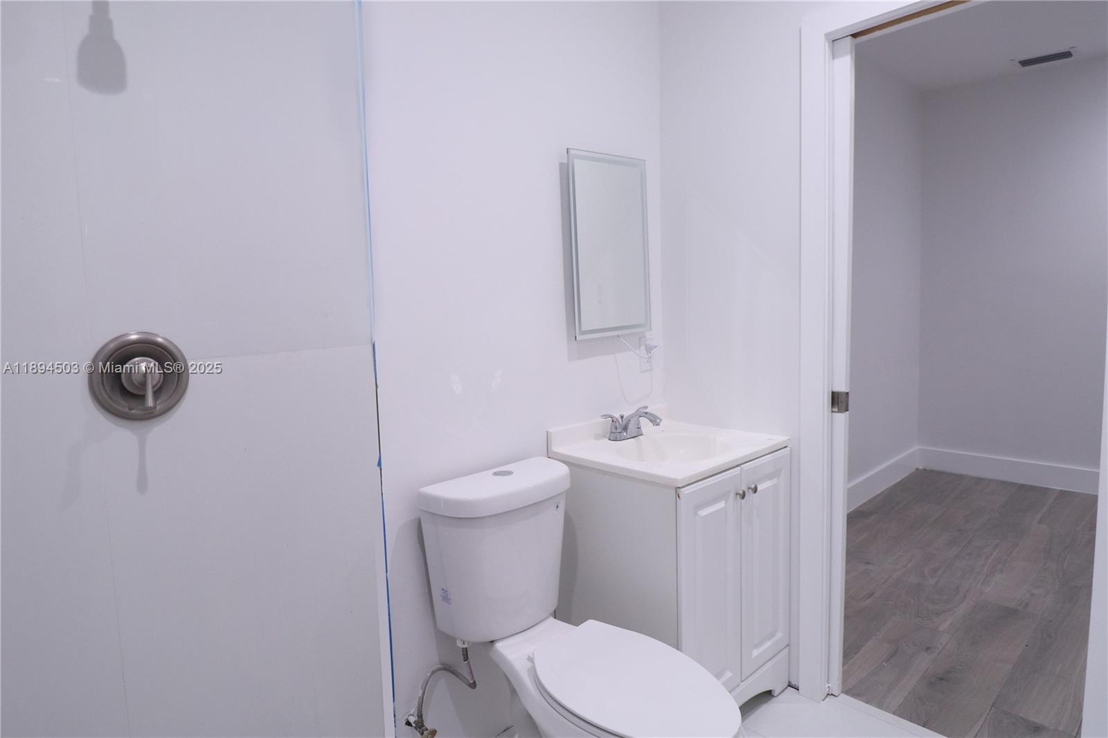 KENDALE LAKES SEC EIGHT - Residential Lease