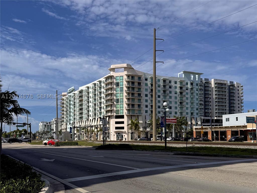 Photo of 140 S Dixie Hwy #933, Hollywood, FL 33020 (MLS # A12014878)