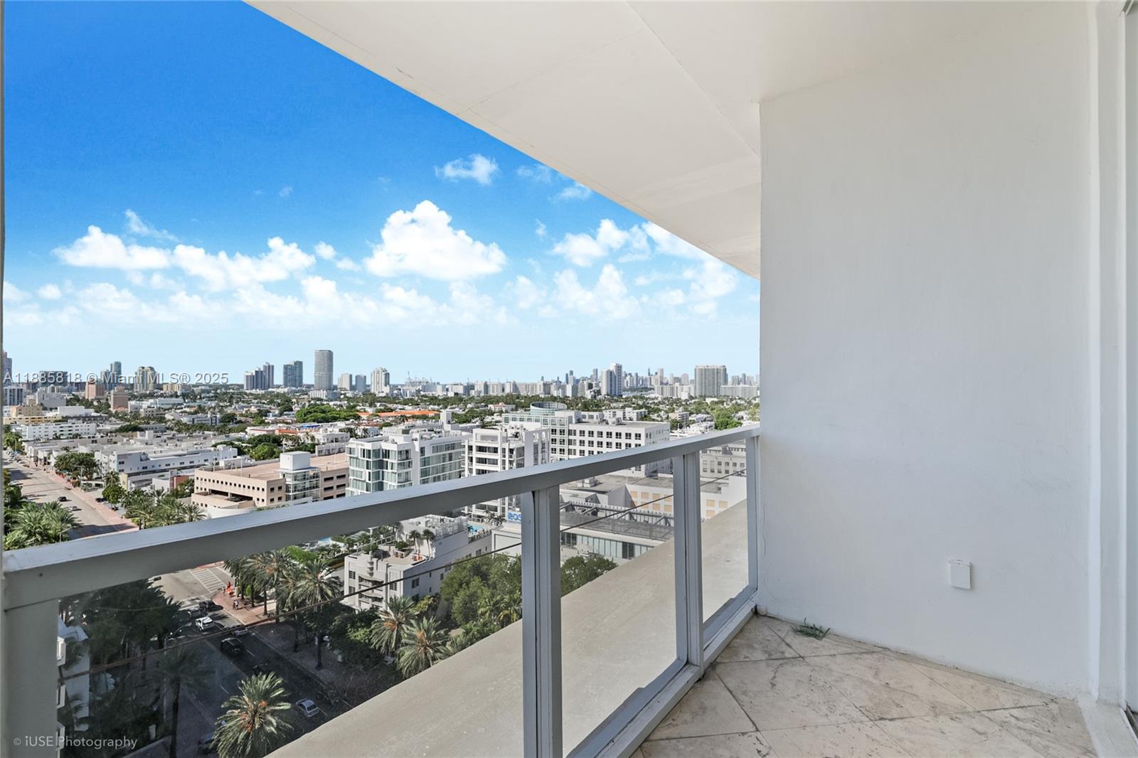 THE DECOPLAGE CONDO - Residential