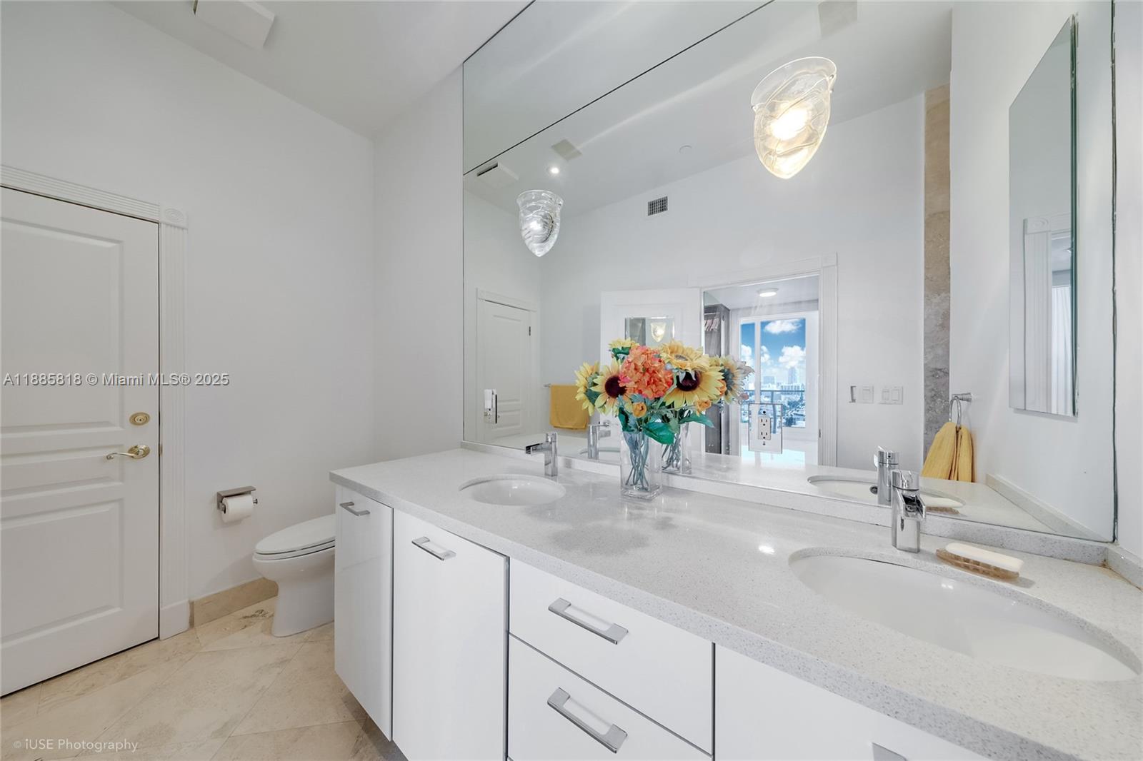 THE DECOPLAGE CONDO - Residential
