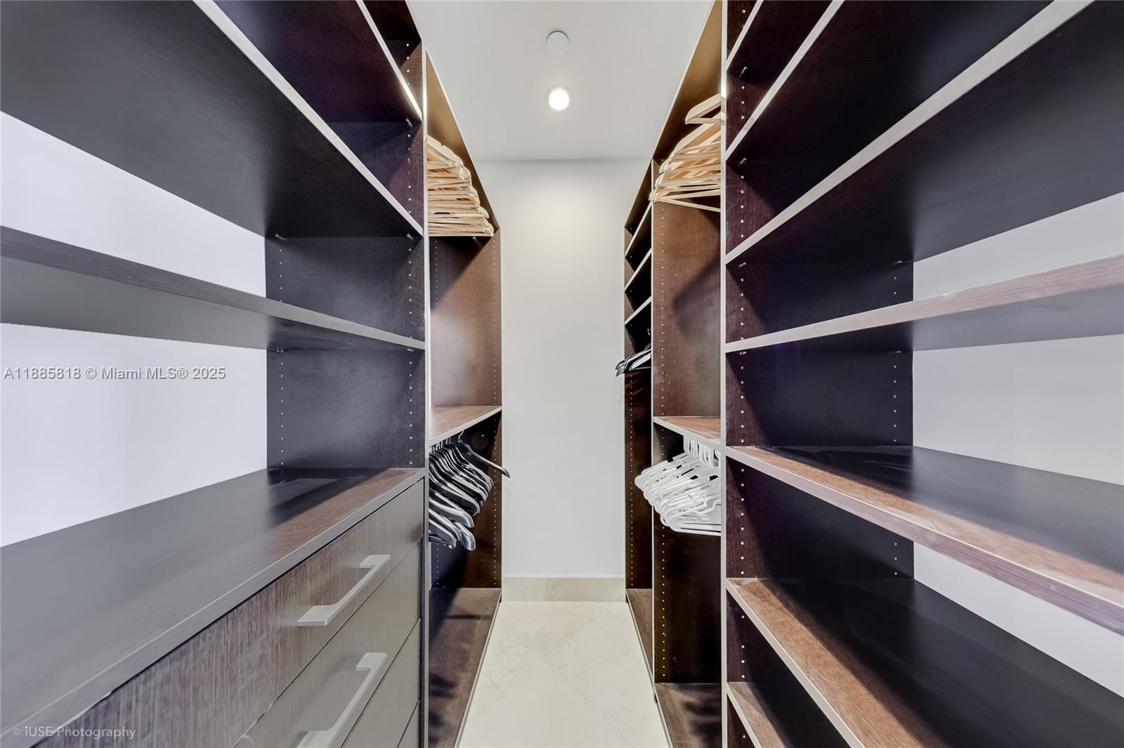 THE DECOPLAGE CONDO - Residential