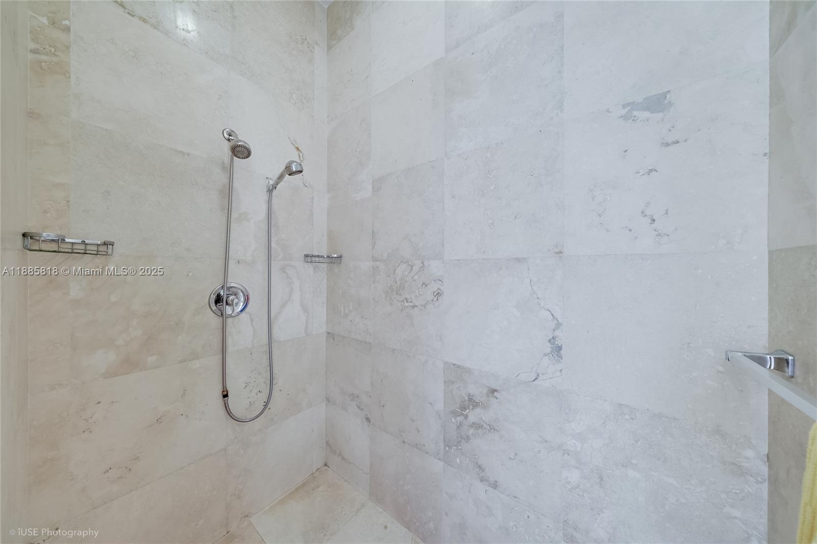 THE DECOPLAGE CONDO - Residential