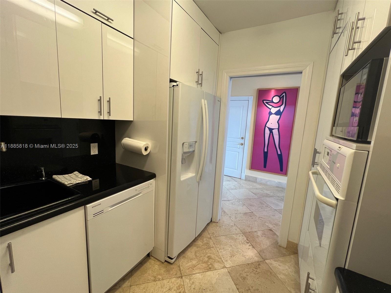 THE DECOPLAGE CONDO - Residential