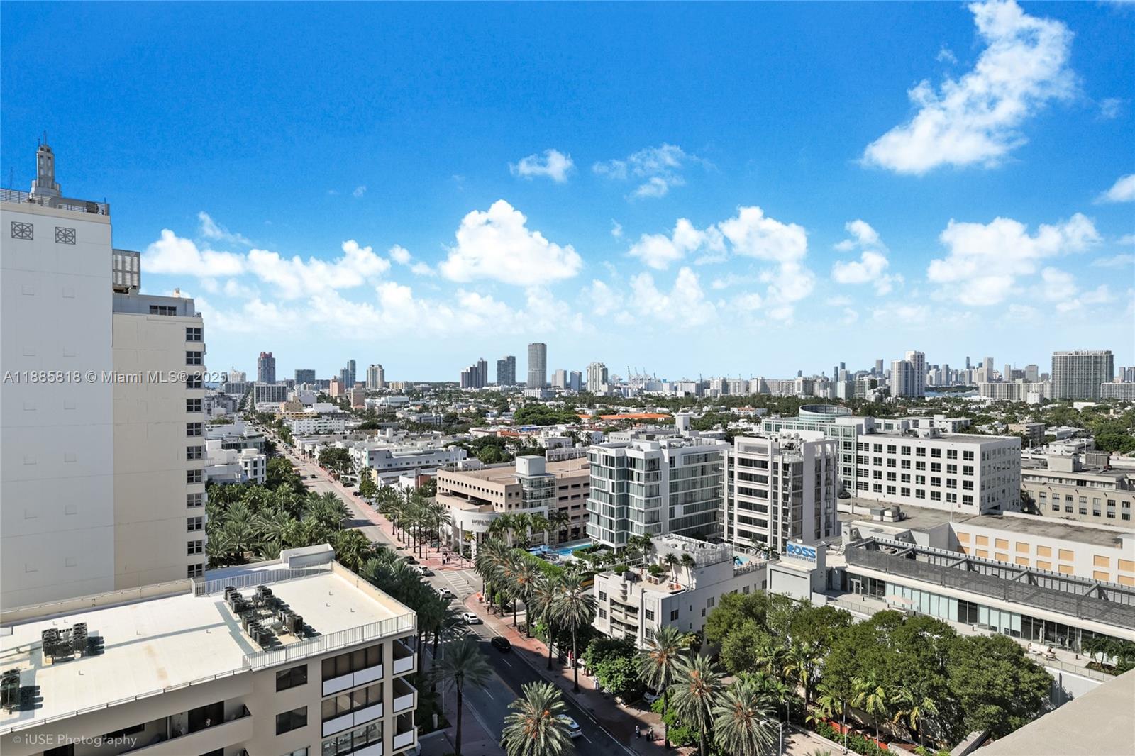 THE DECOPLAGE CONDO - Residential