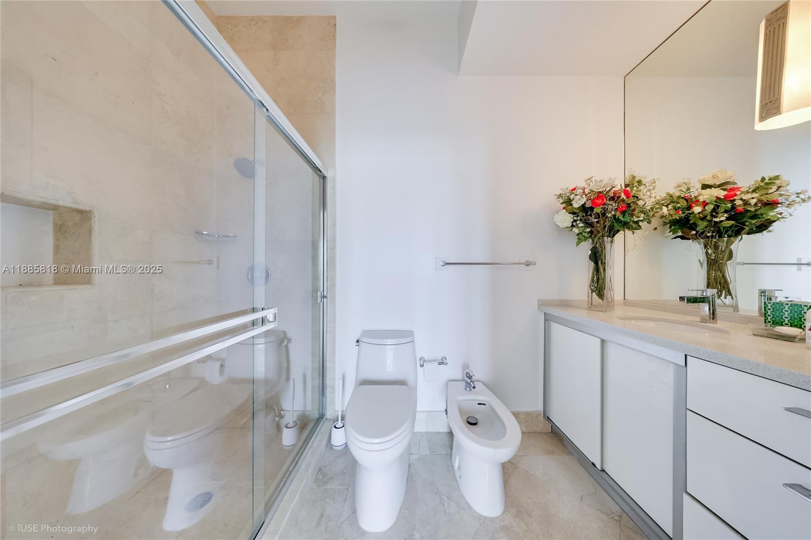 THE DECOPLAGE CONDO - Residential