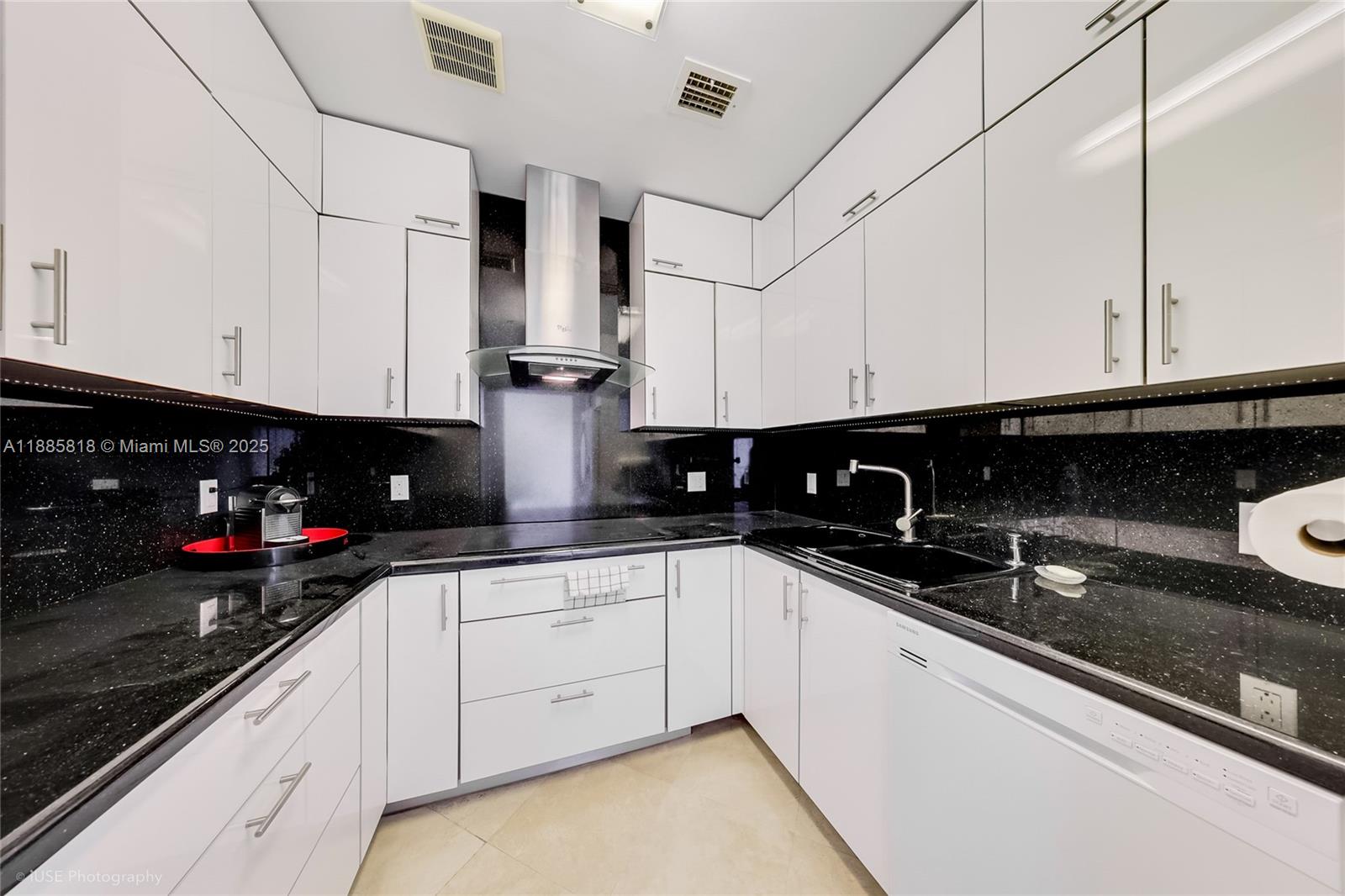 THE DECOPLAGE CONDO - Residential