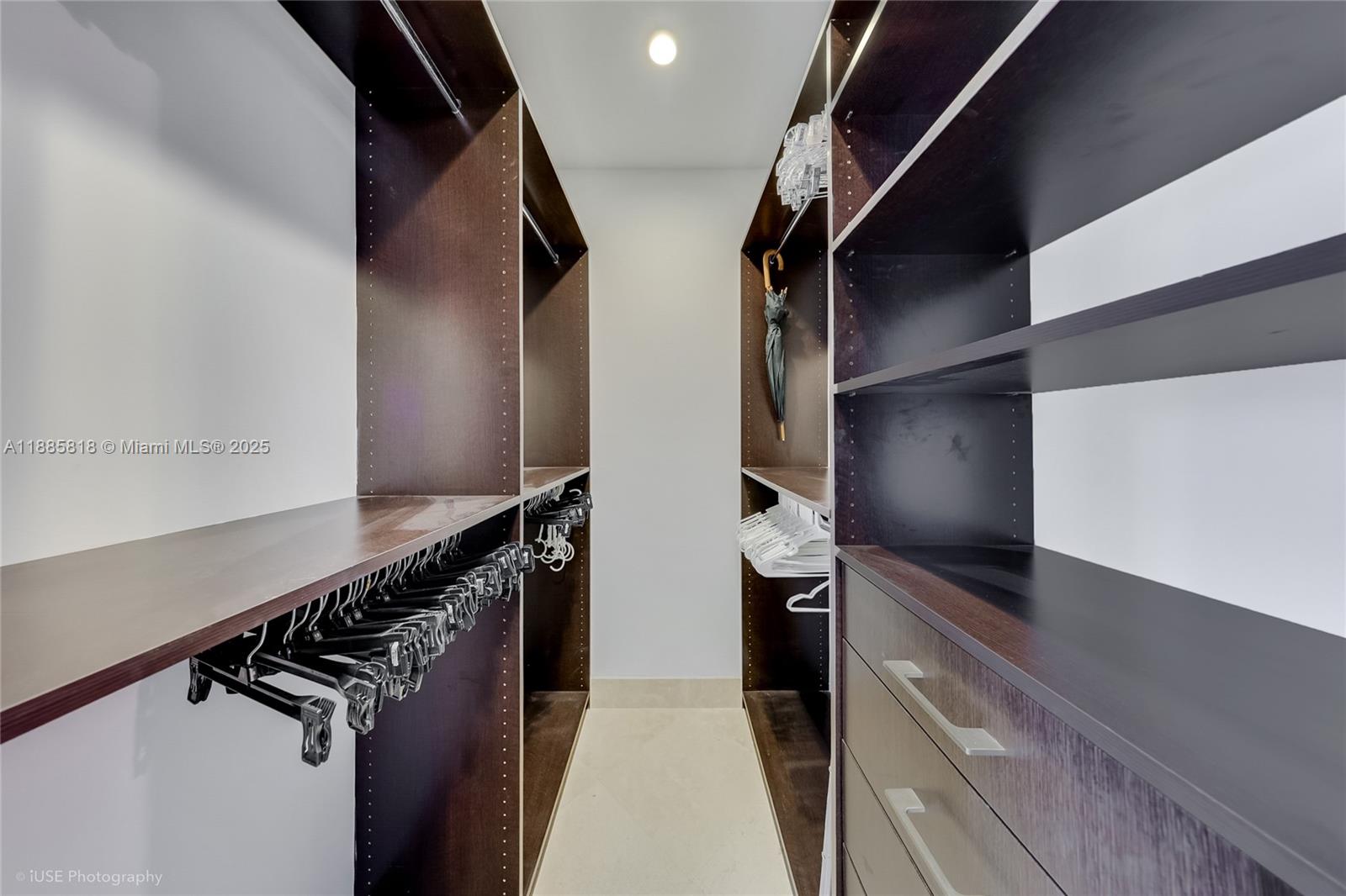 THE DECOPLAGE CONDO - Residential
