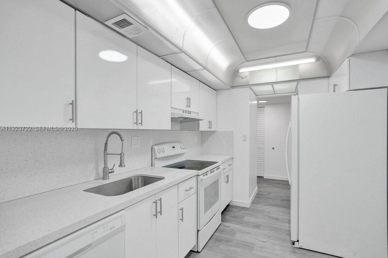 CONDOMINIUM 1 OF ENVIRON - Residential