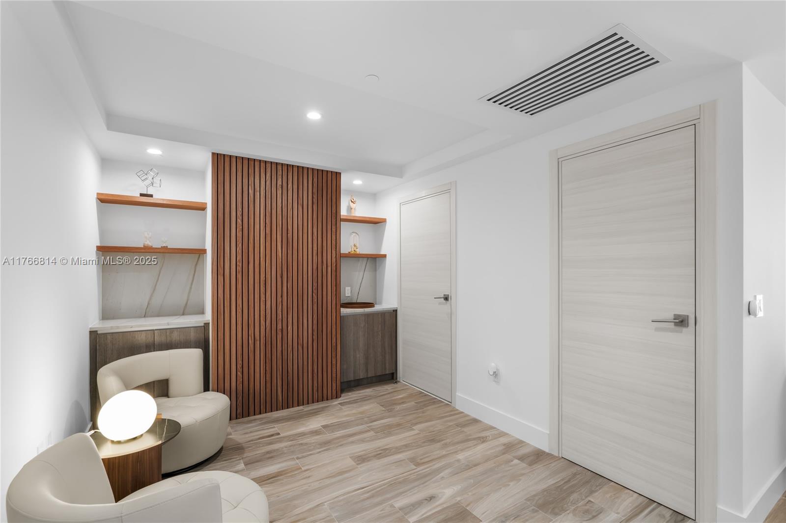 801 SMA RESIDENCES CONDO - Residential