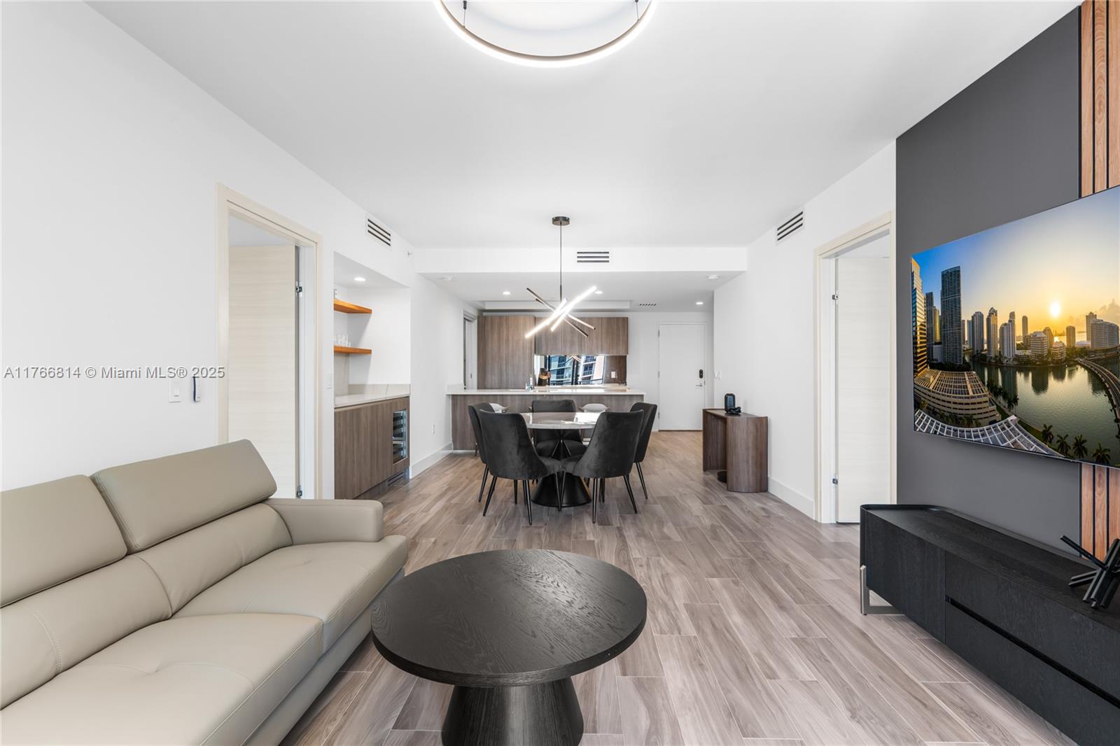 801 SMA RESIDENCES CONDO - Residential